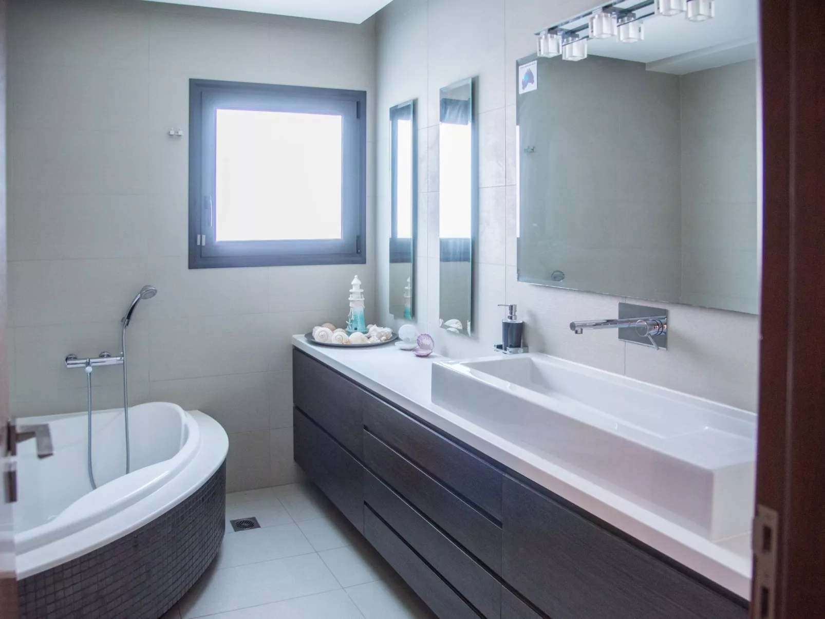 Luxuriöse Ferienvilla Elena-Dedans