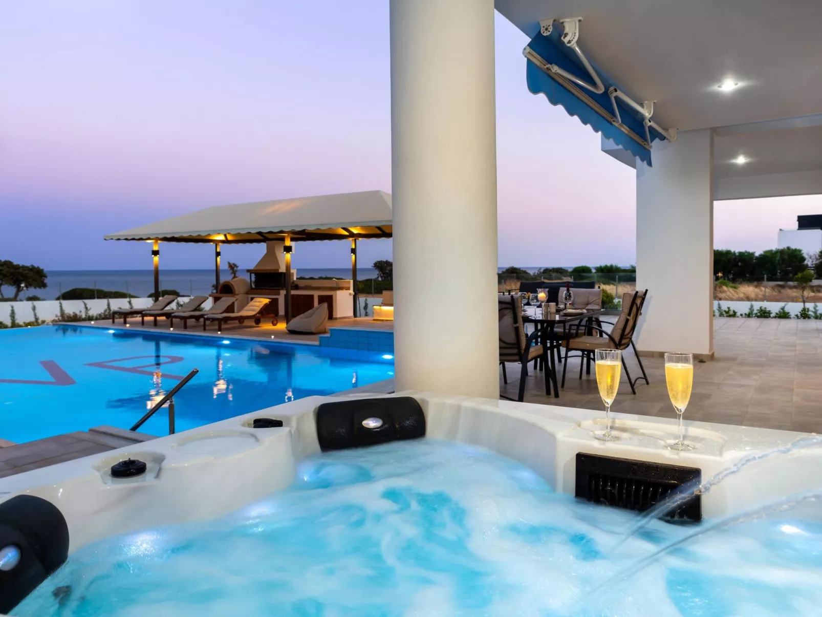 Strandvilla Viviane Paulos für 12 Personen-Dehors