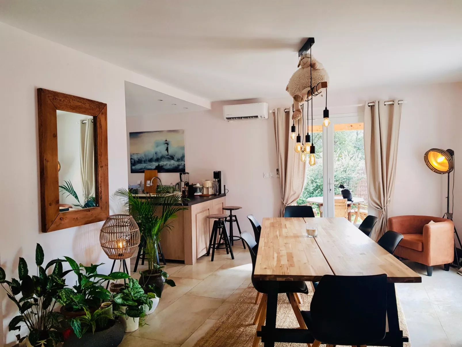 Cosy Pool 500m Stadtzentrum-Inside