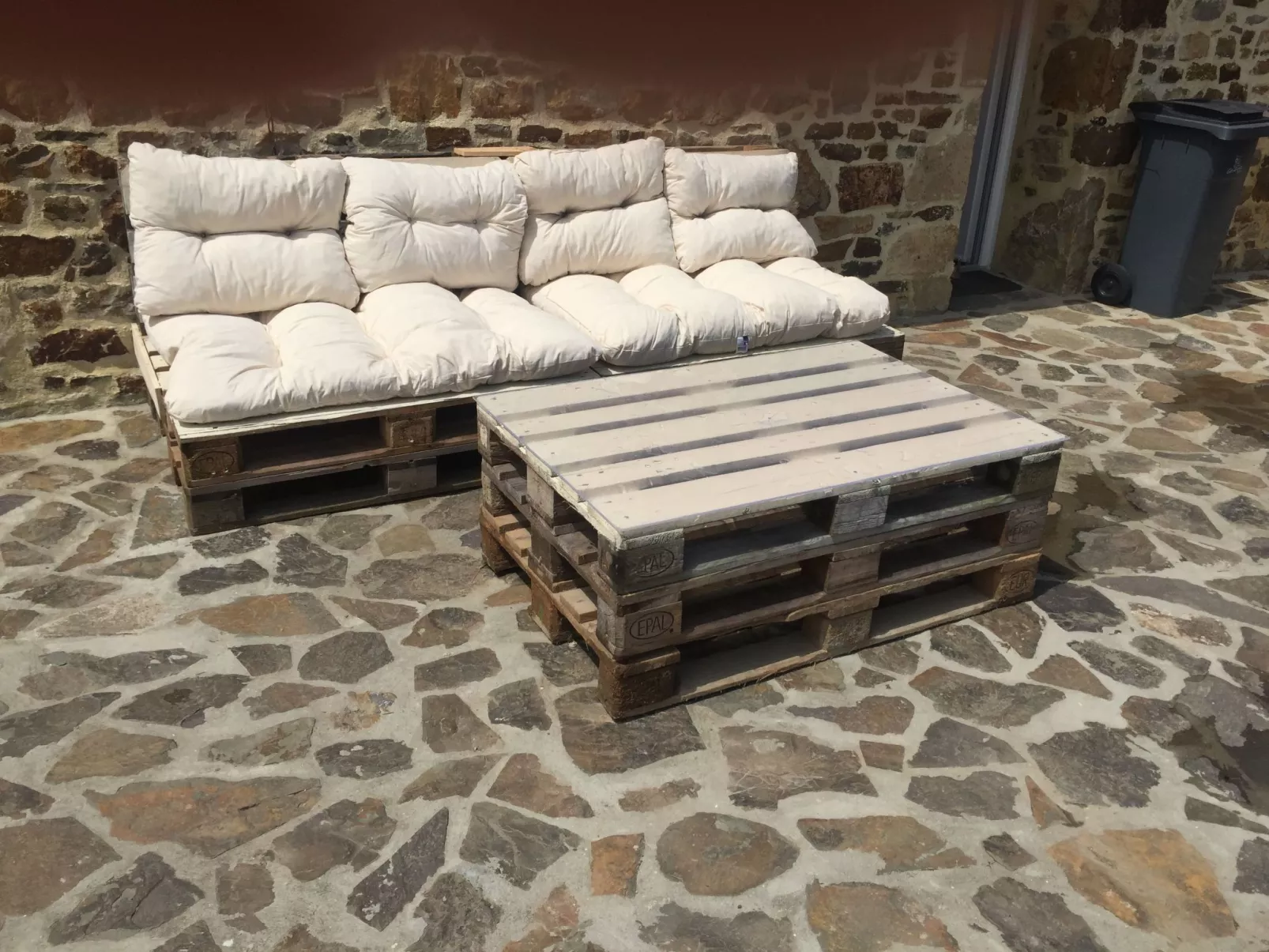 Schönes Ferienhaus in Saint Maurice en Cotentin-Draußen