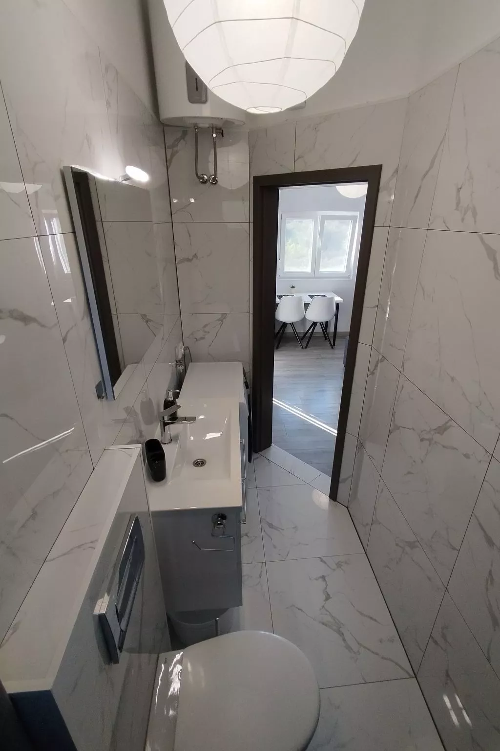 Lana Meer und Natur-Drinnen