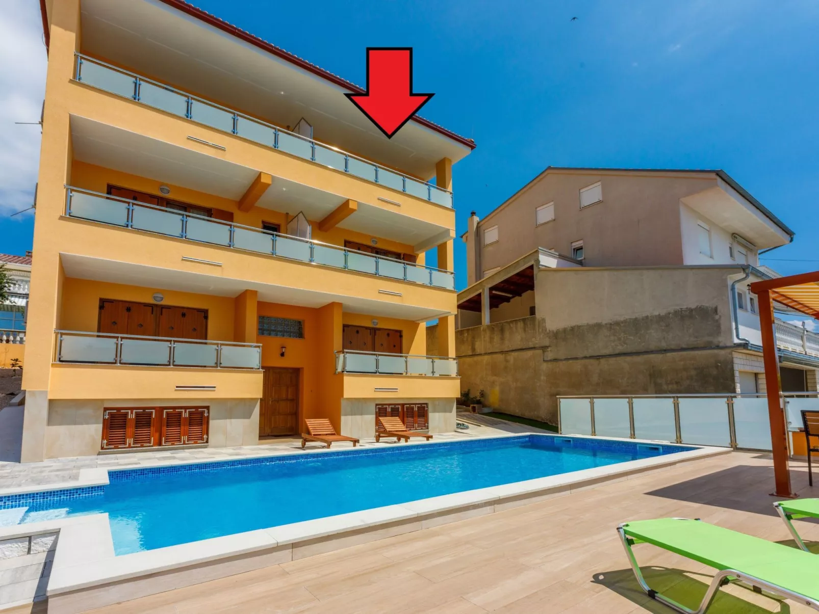 FeWo mit privatem Balkon und Gemeinschaftspool-Outside