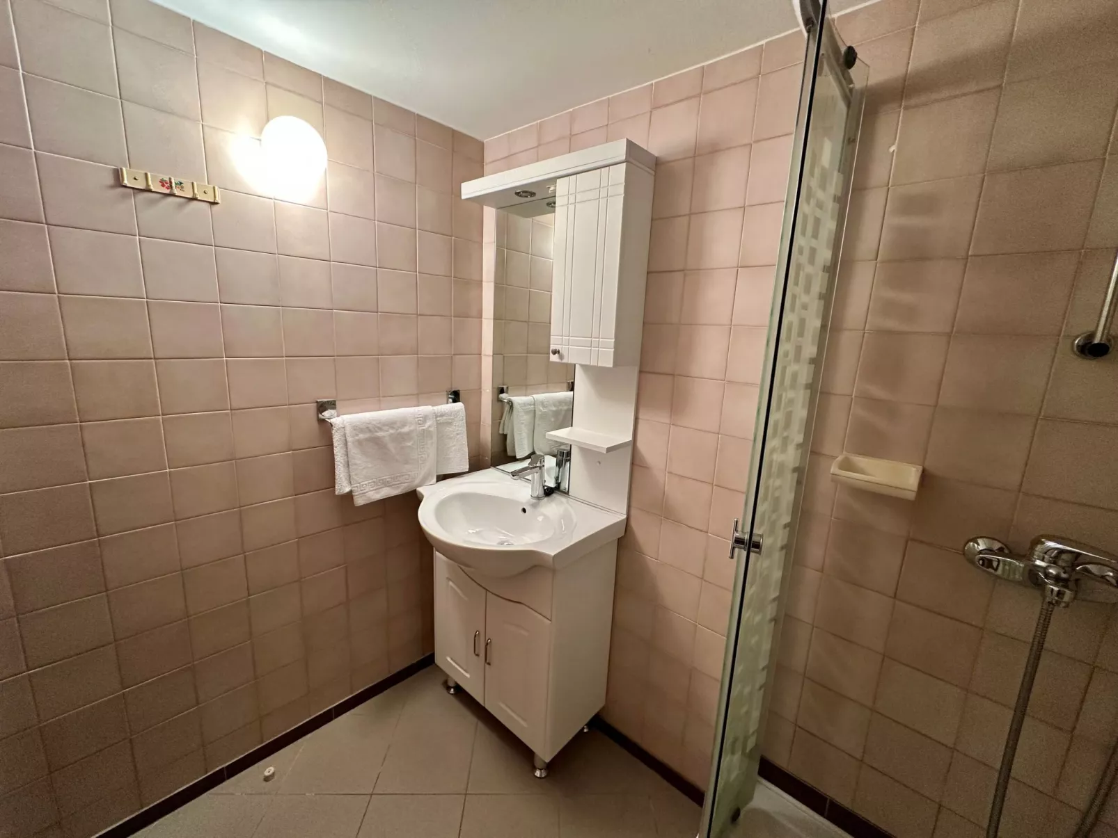 Apartment Car-Drinnen