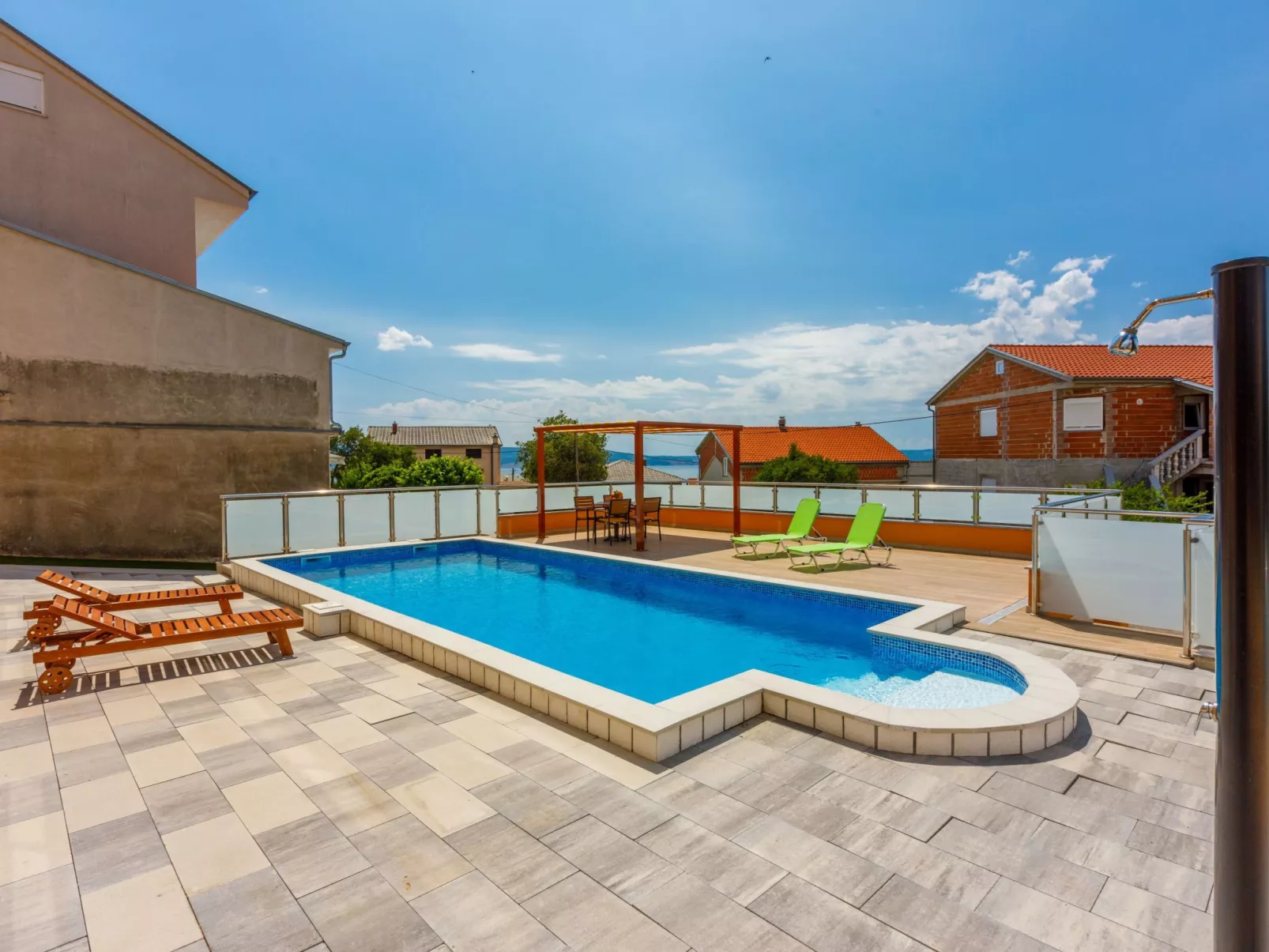 "Kauric" mit Gemeinschaftspool-Draußen