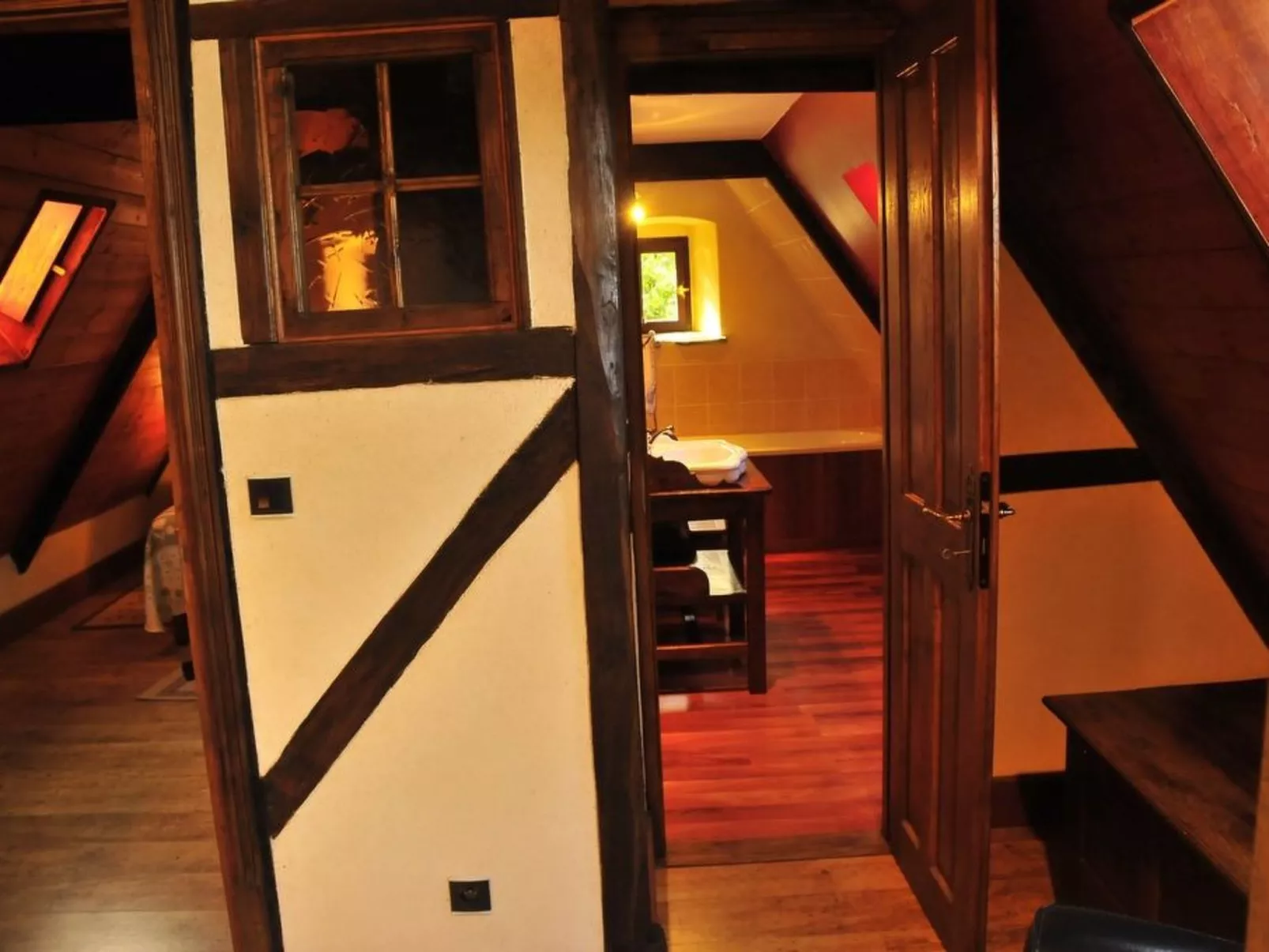 Domäne mit eigenem Garten und Grill-Dedans