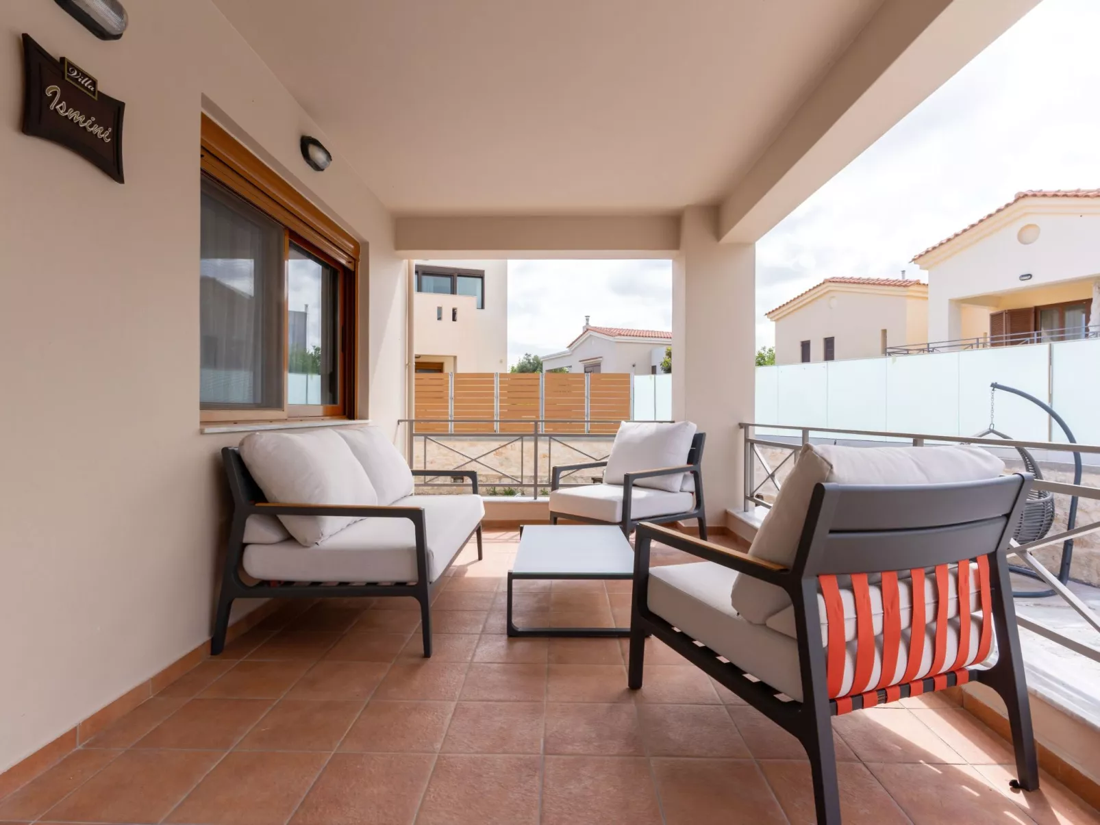 3-Schlafzimmer-Villa mit privatem Pool und Ladegerät für Elektroautos-Outside