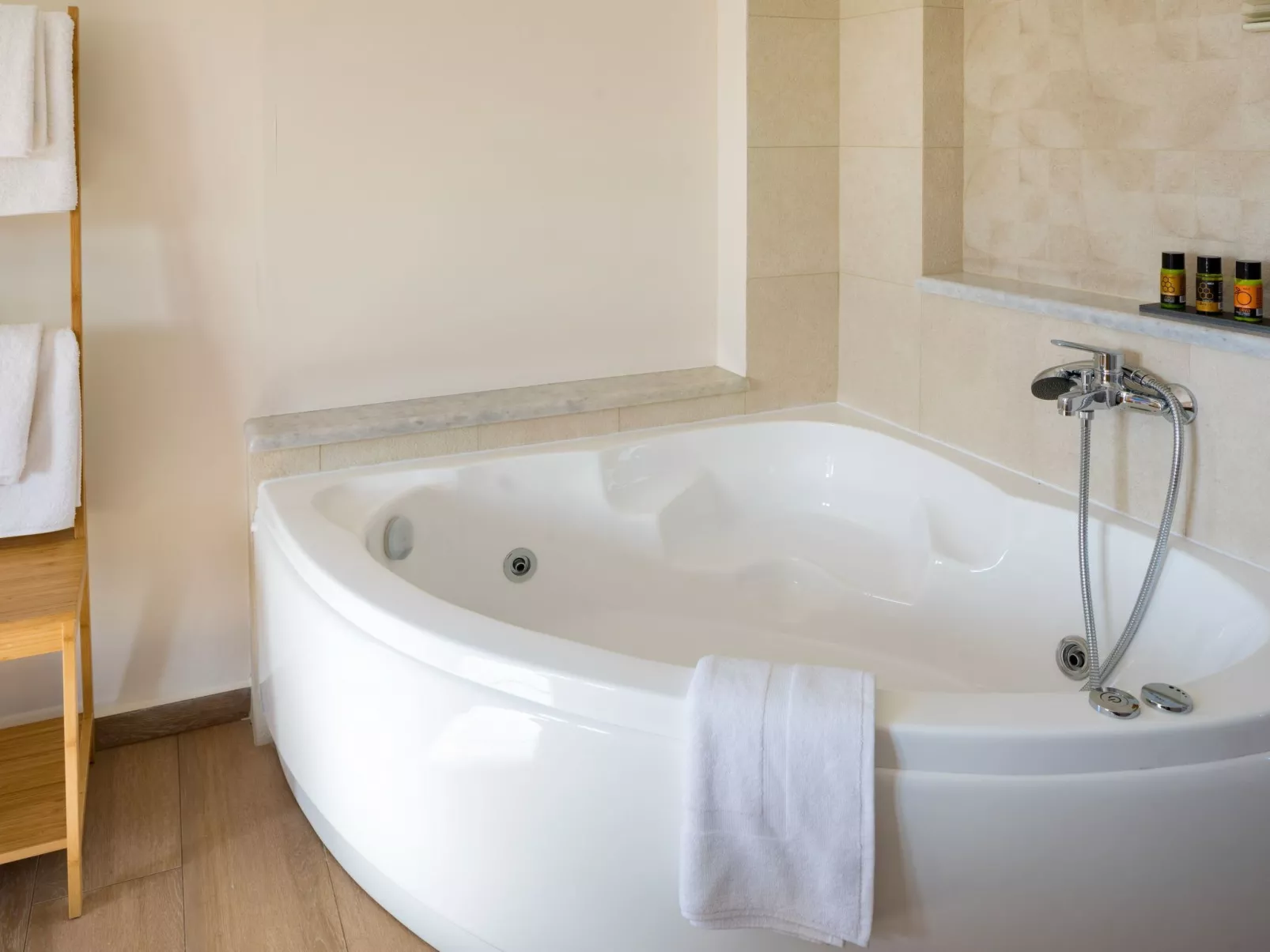 Neue Villa Panorea in Strandnähe mit absoluter Privatsphäre-Drinnen