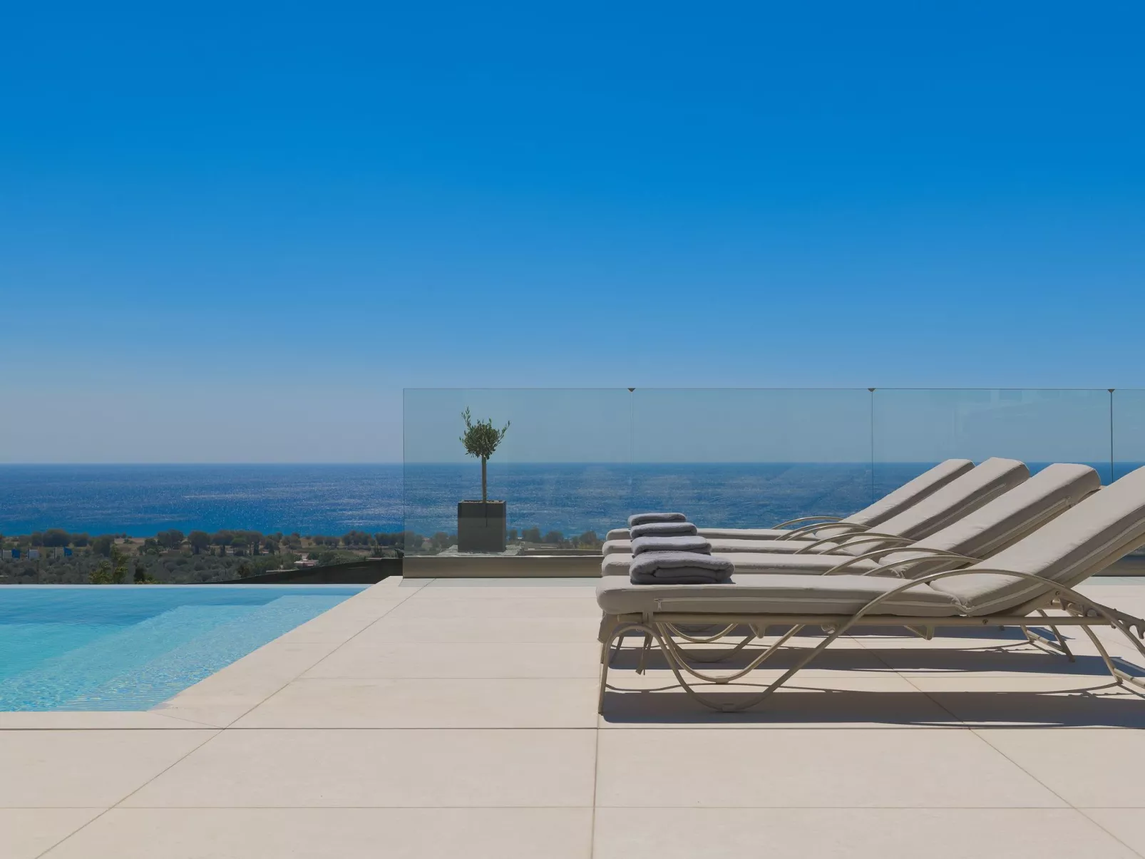 Wunderschöne Alav Pool Villa-Image-tags.info