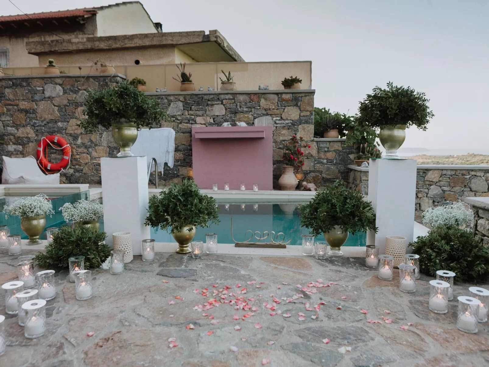 "Liodosifis" mit eigenem Pool-Image-tags.info