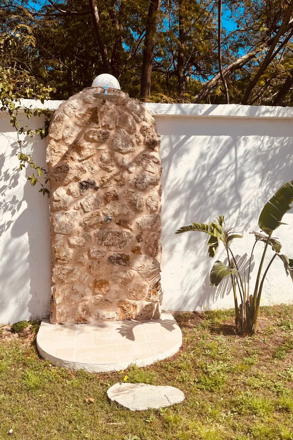 "Naya" mit eigenem Pool-Dehors