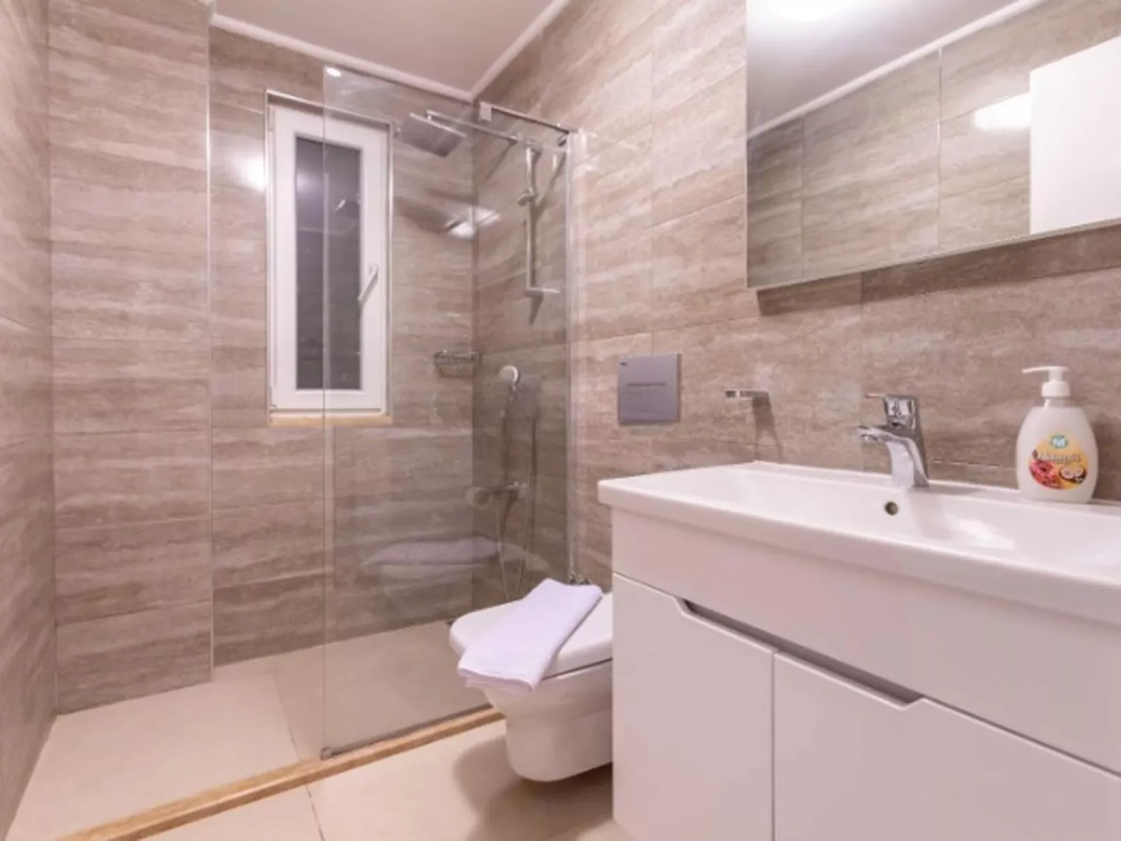 Moderne Villa mit tollem Ausblick-Dedans