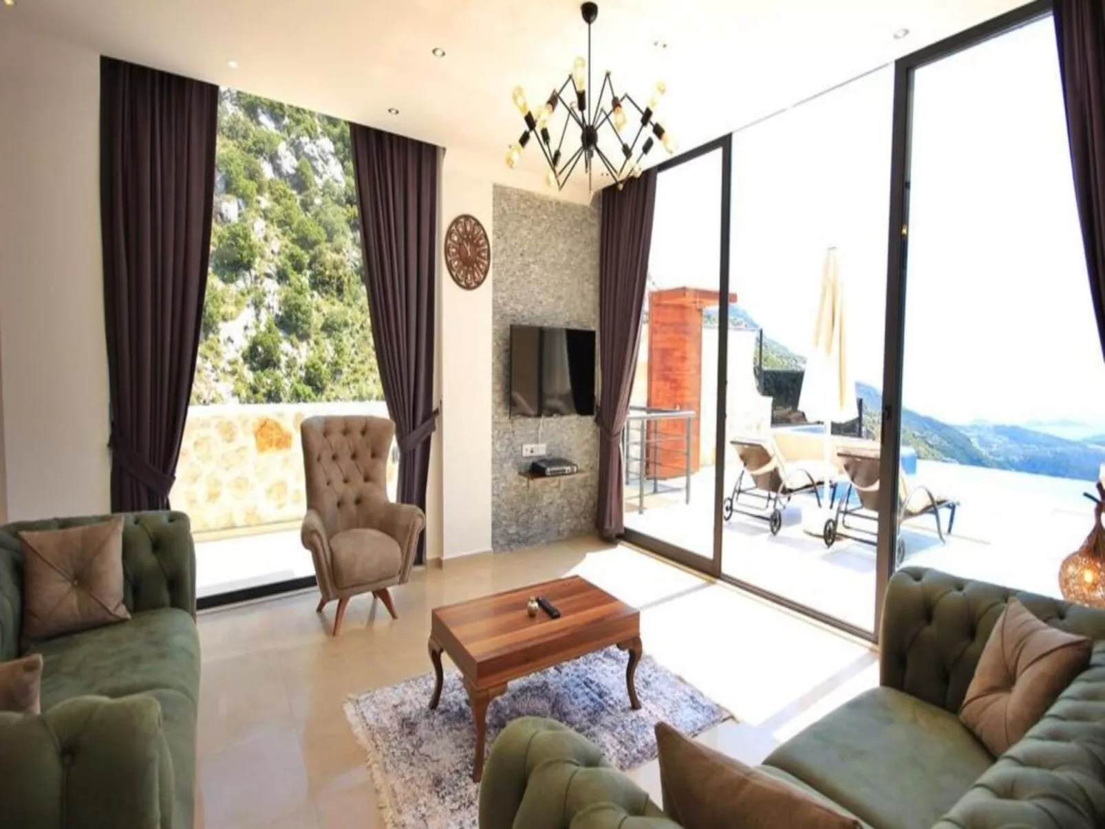 Villa mit Blick auf das Tal-Dedans