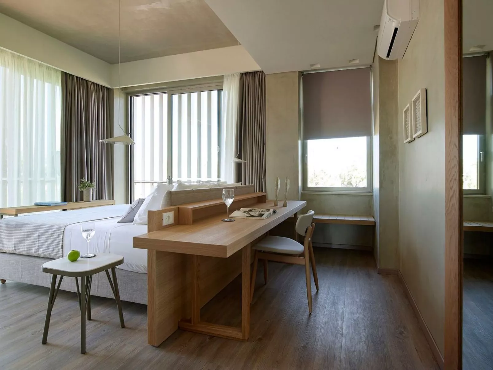 Youphoria Beachfront Estate-Drinnen