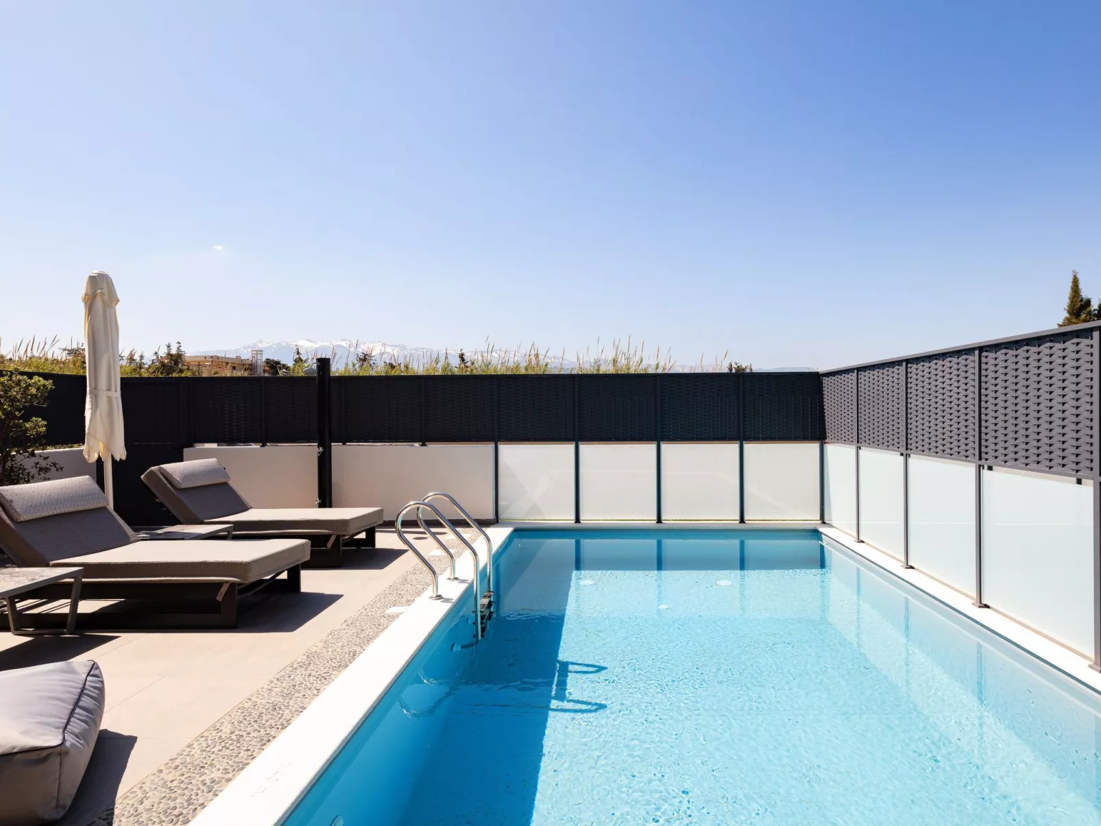 VillAgioi Villa II 2-BR Pool Villa, zu Fuß zum Strand-Outside