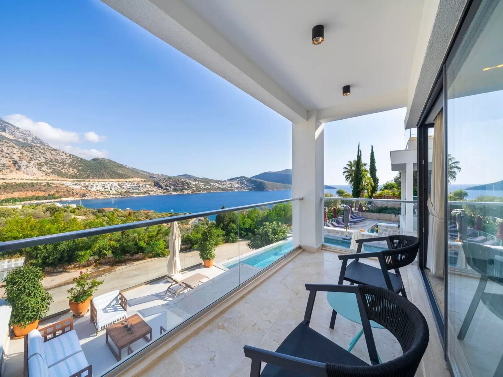 Villa Arden Ege mit Pool für 10 Personen-Outside