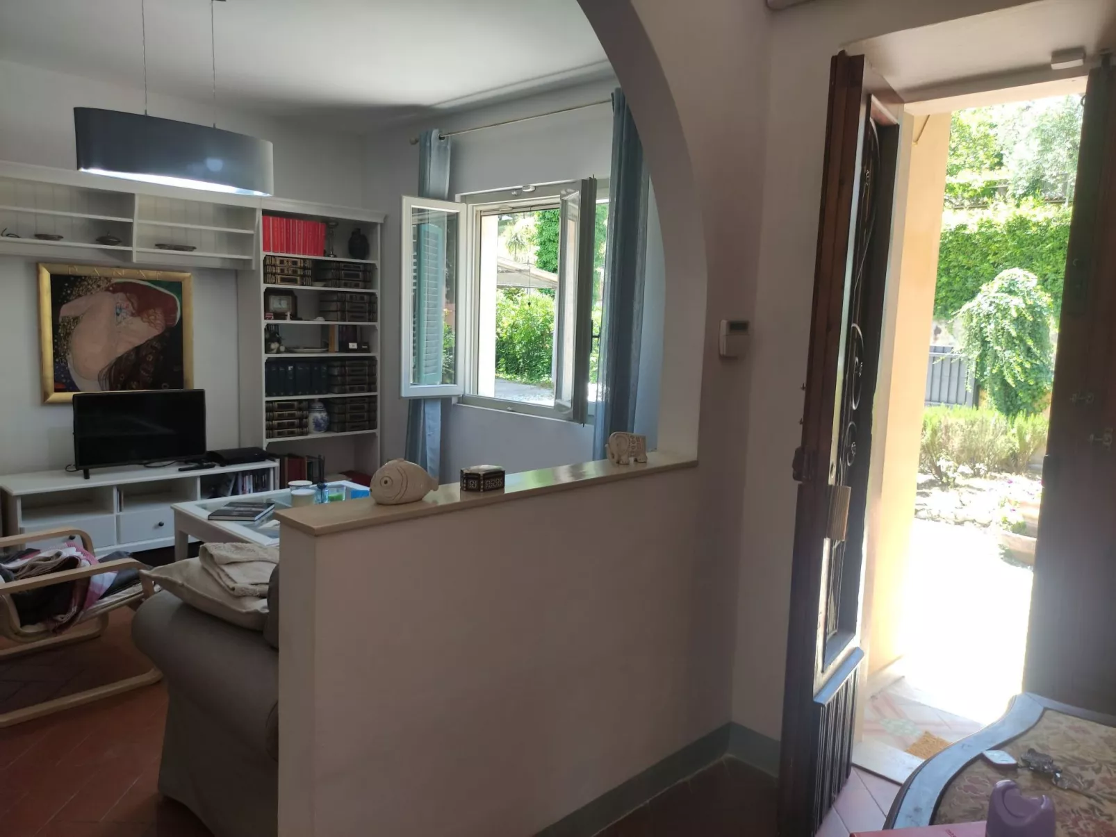 Villa mit schönem Gartne und Sonnenterrasse-Inside