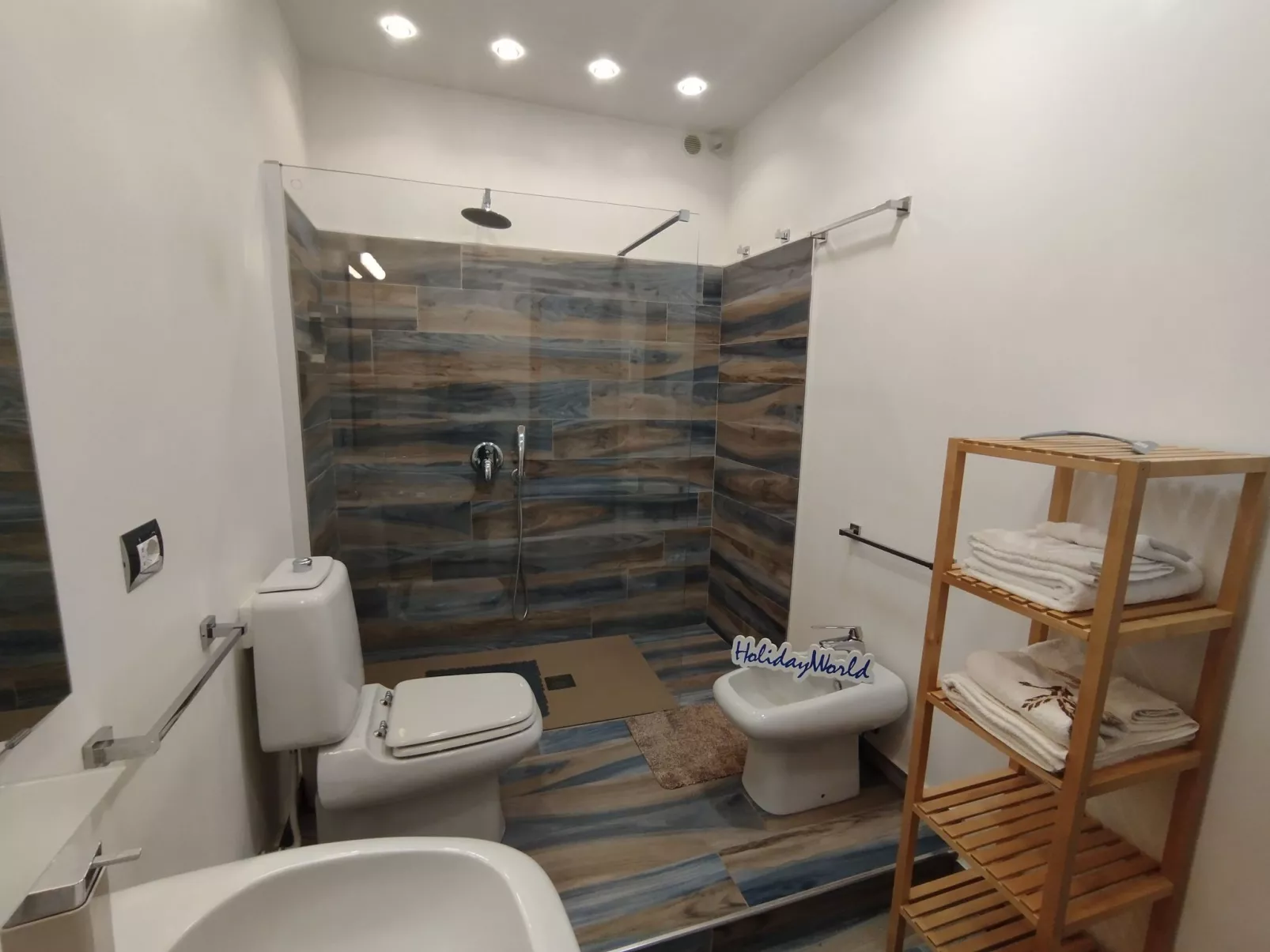 Sea La Vie by Holiday World-Inside