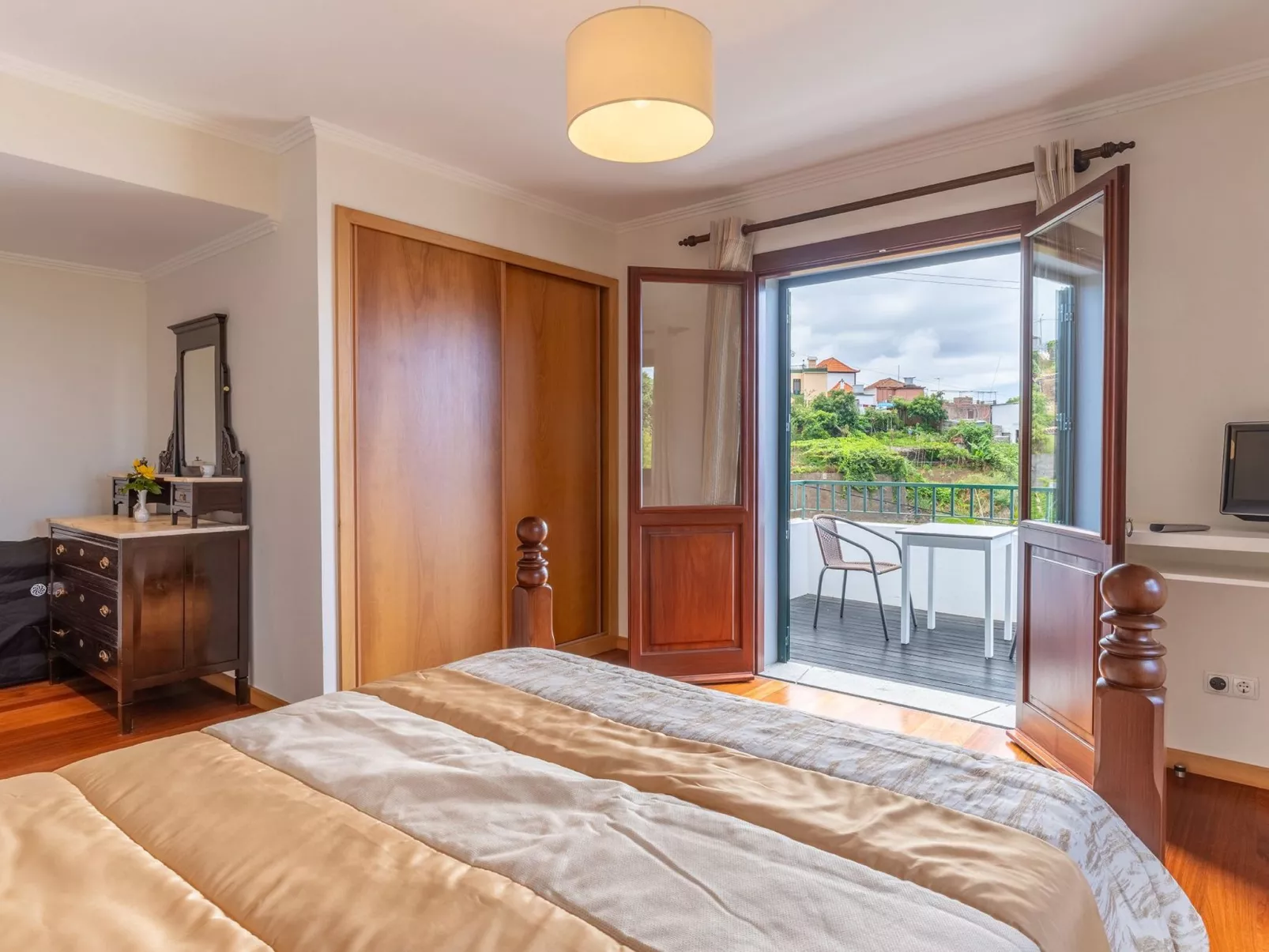 Villa Dinis-Image-tags.info