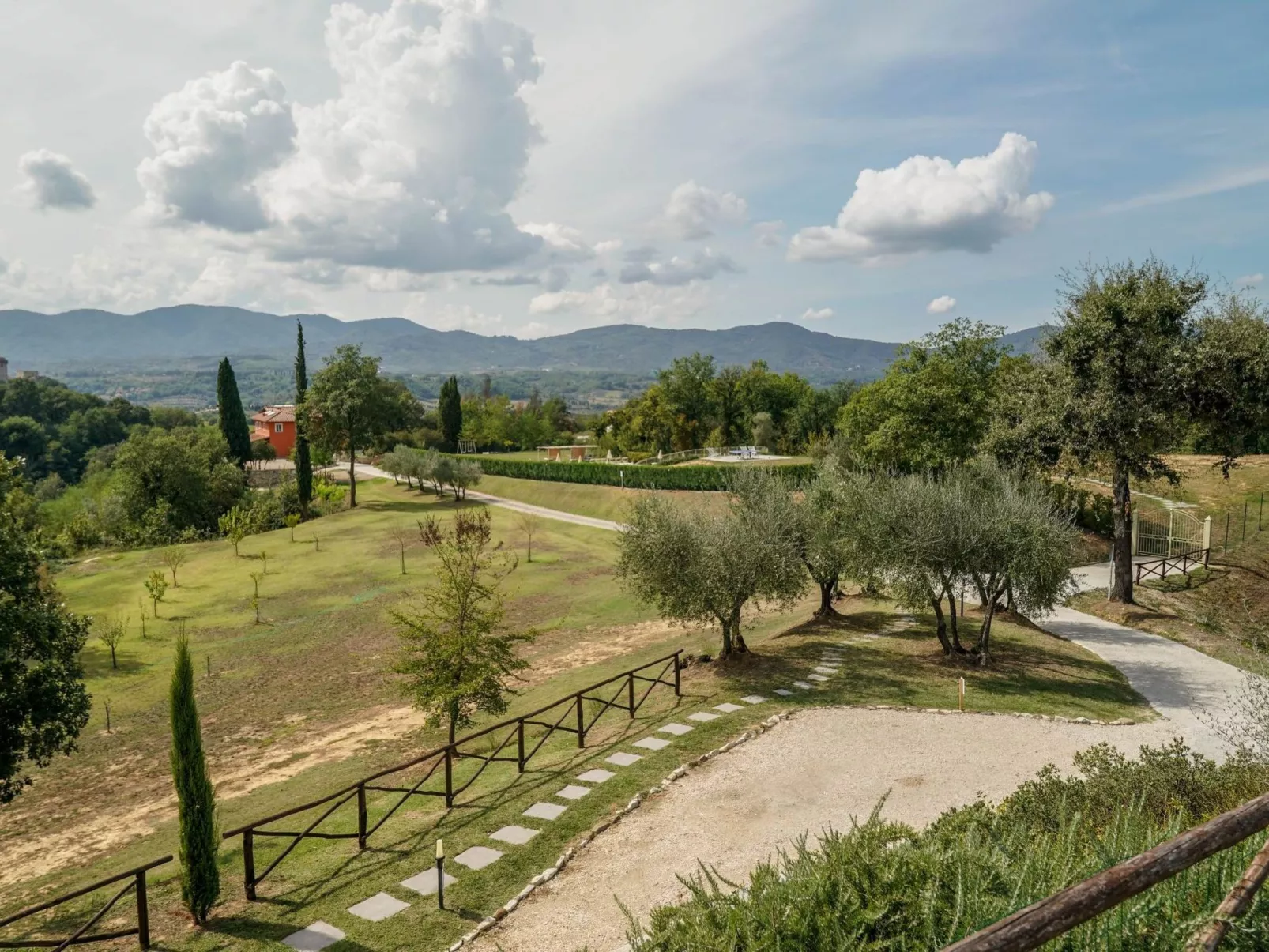 Wohnung 'Barn T4 rota' mit Schwimmbad-Outside