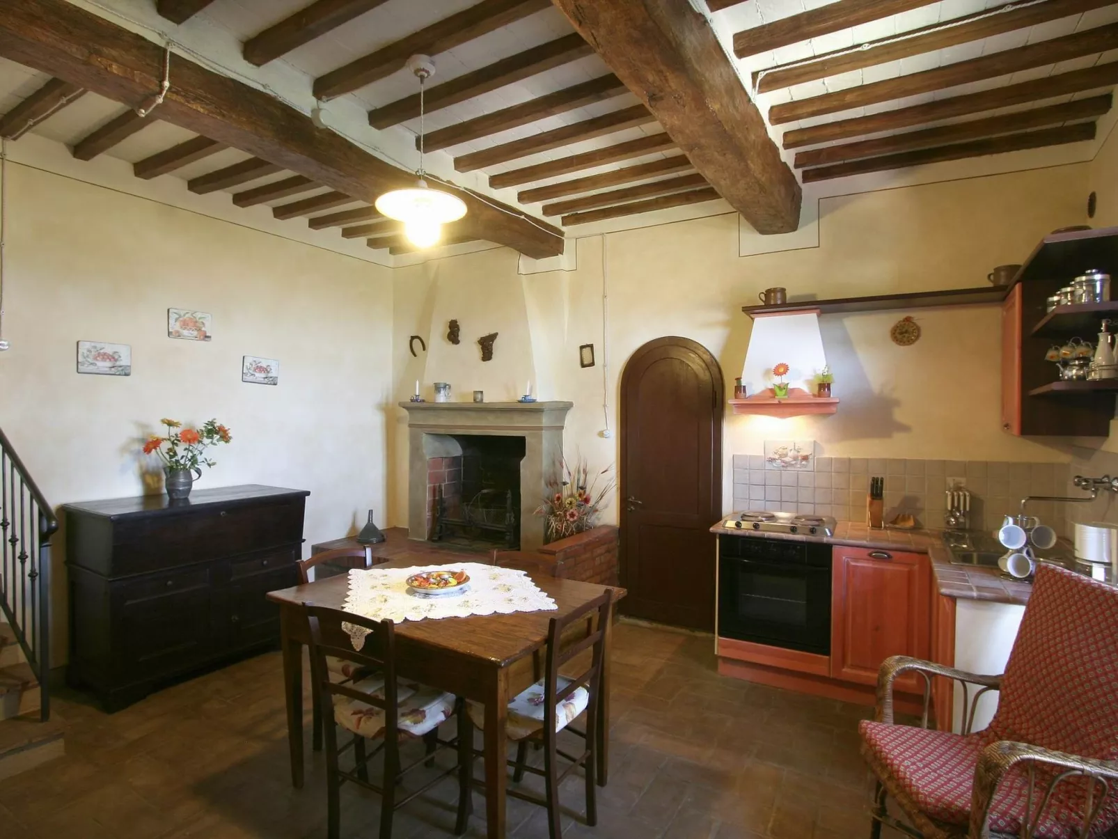 Ferienvilla 'Antica Pietra' mit eigenem Pool-Drinnen