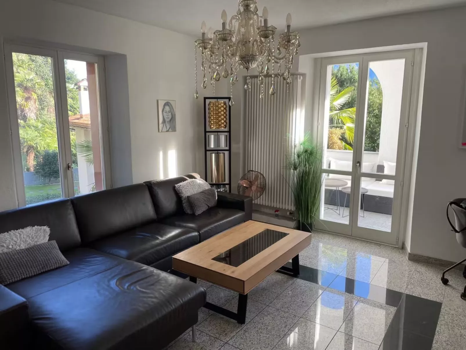 Villa Romantica-Inside