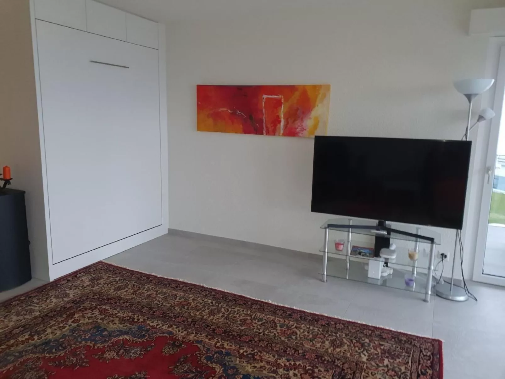 Appartement mit Balkon-Drinnen