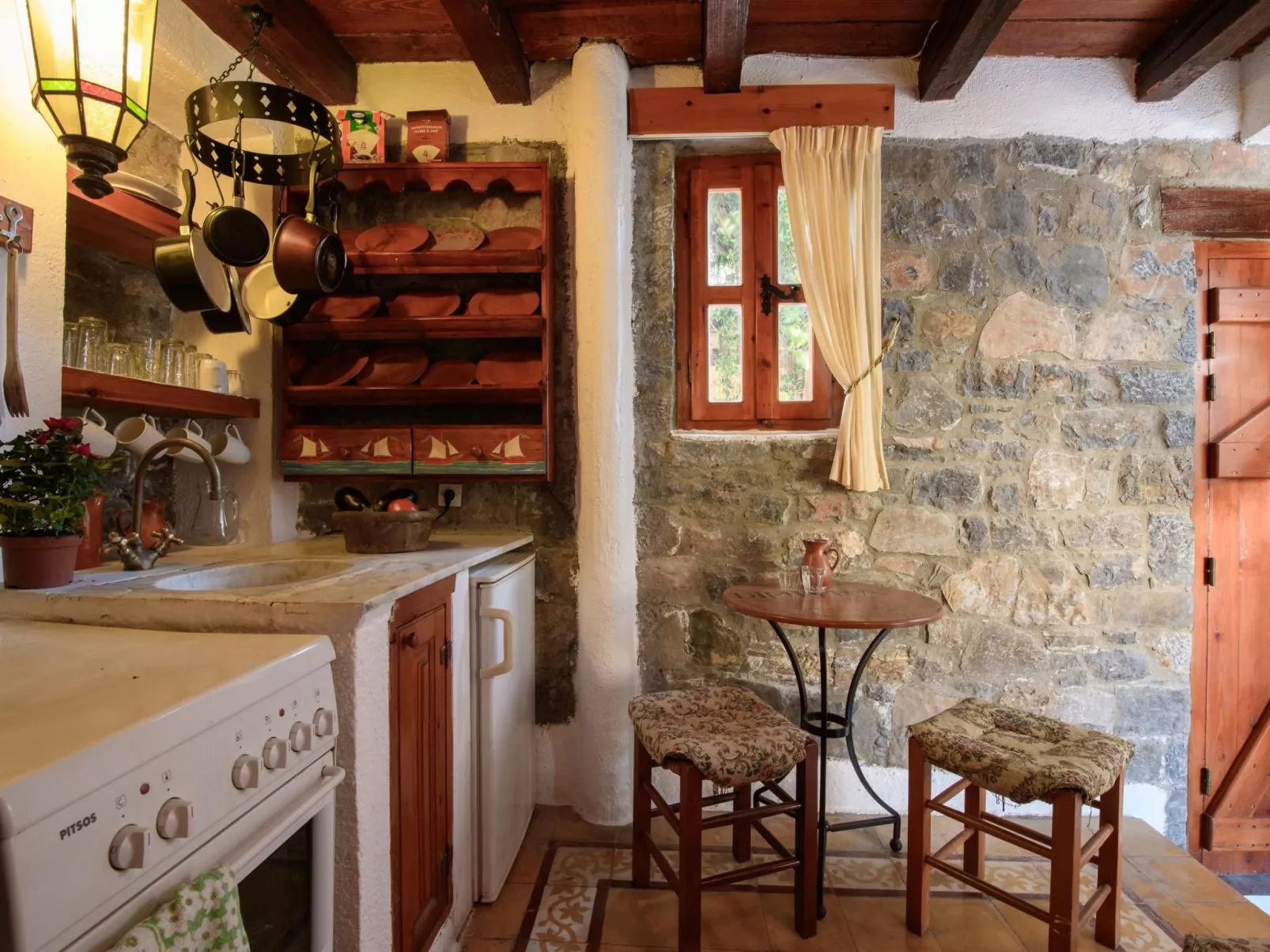 Kretisches Steinhaus mit Gemeinschaftspool-Image-tags.info