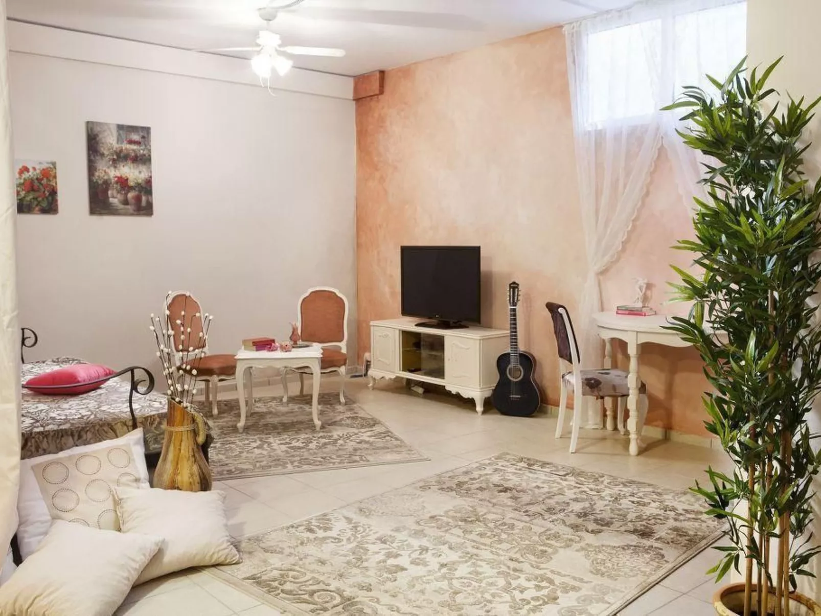 Pandora Piskopiano - Inside