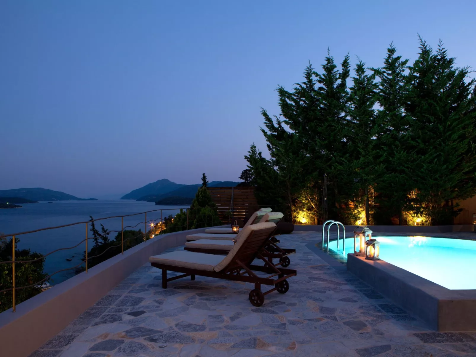 Herrliche Villa mit schönem Pool, Terrasse und Meerblick-Drinnen