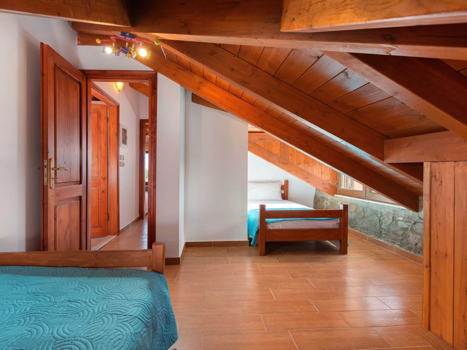 In Notia Rodos mit privatem Garten-Dedans