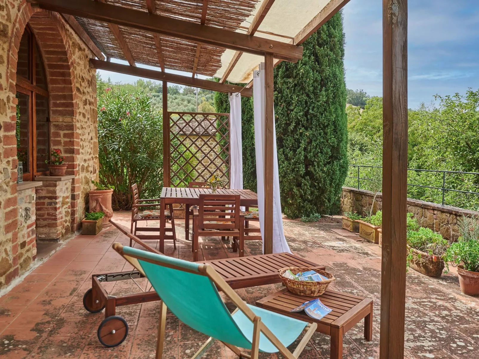 "Dalia castellett-Image-tags.info