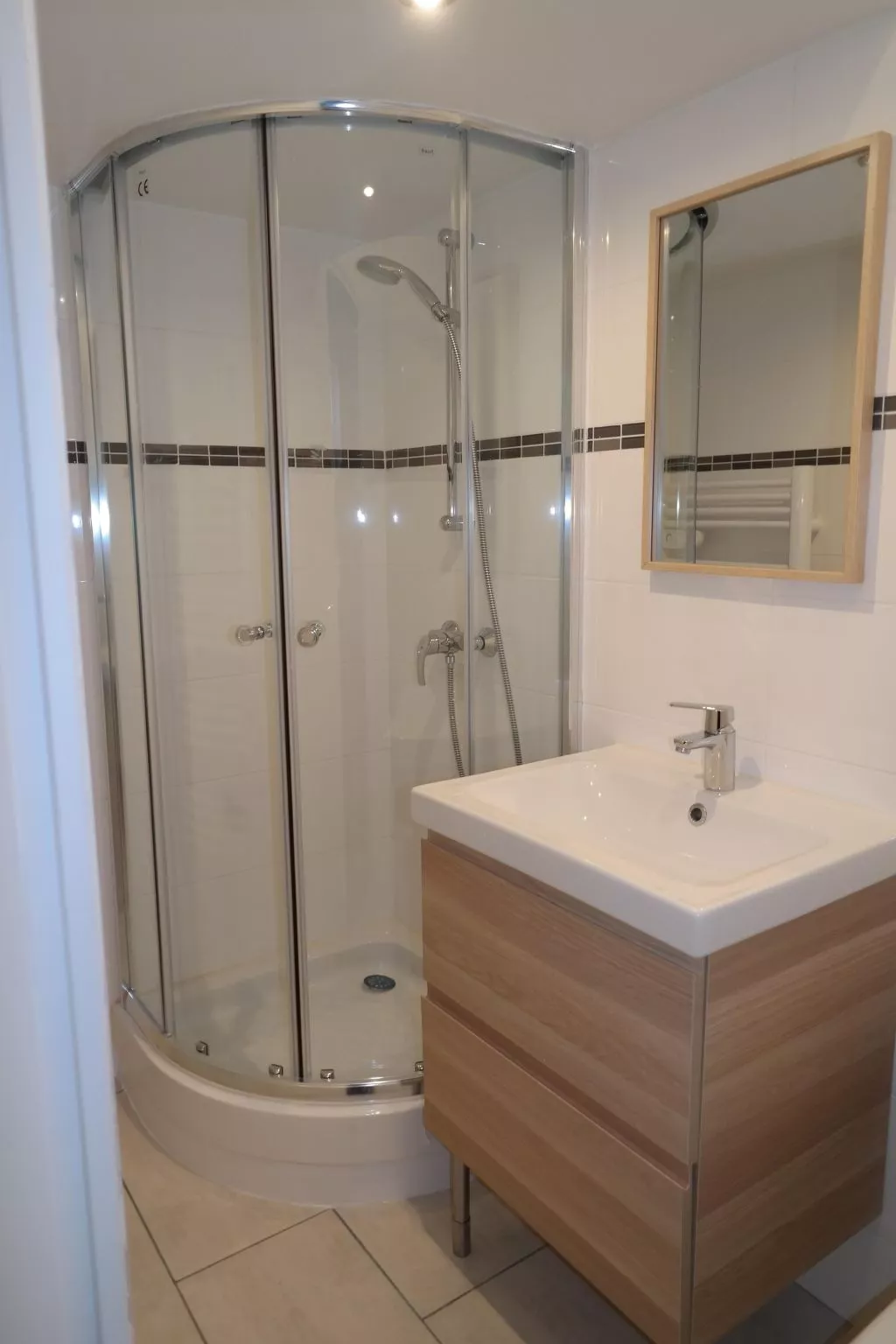 Schöne Unterkunft mit Terrasse in der Nähe des Meeres - Inside