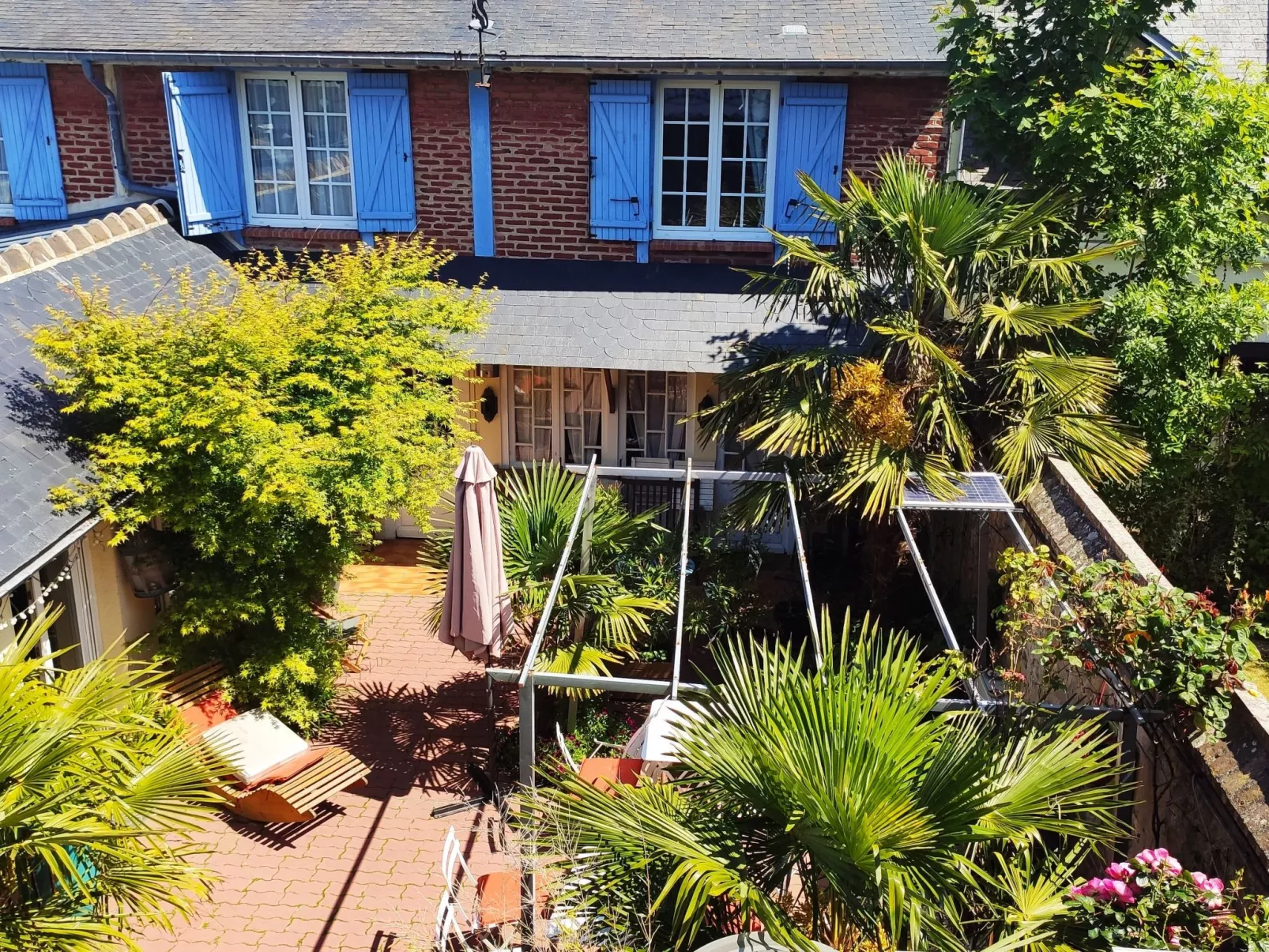 Joli studio pour 2 personnes-Outside