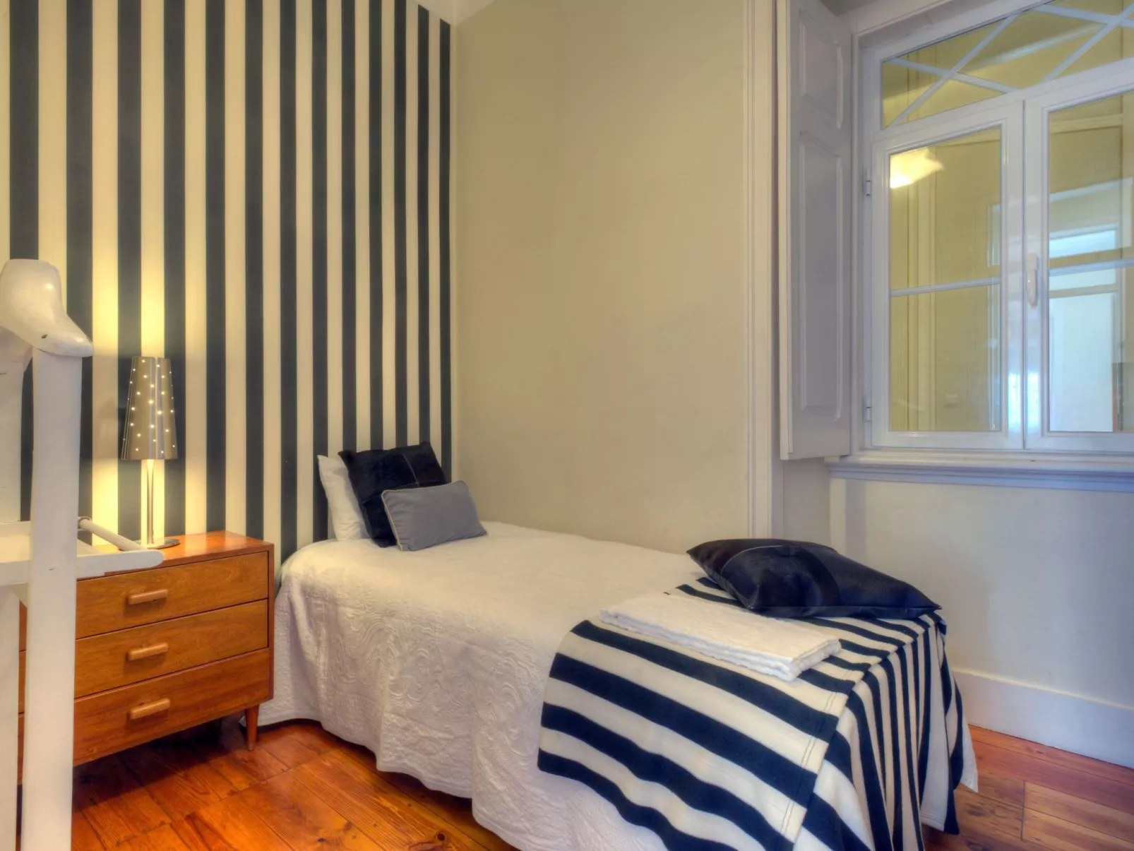 Großzügige Wohnung für 17 Personen in Lissabon-Inside