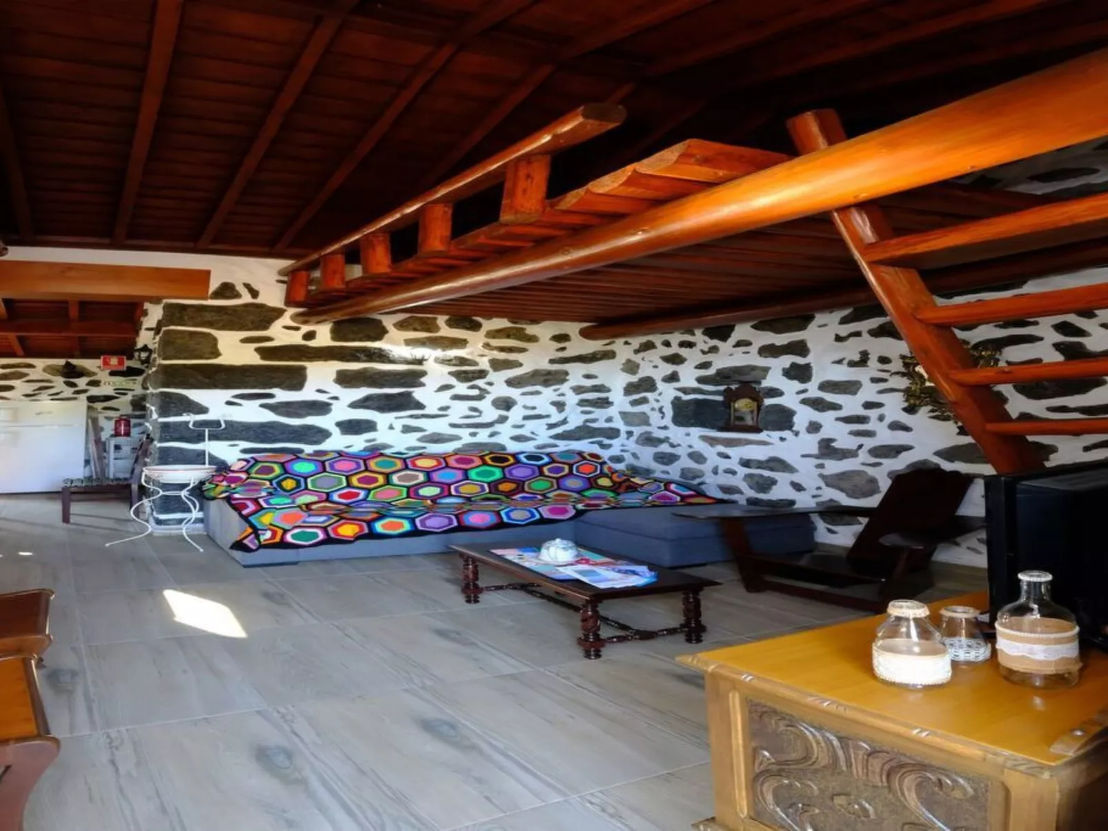 Rustikales Haus in Graciosa-Drinnen