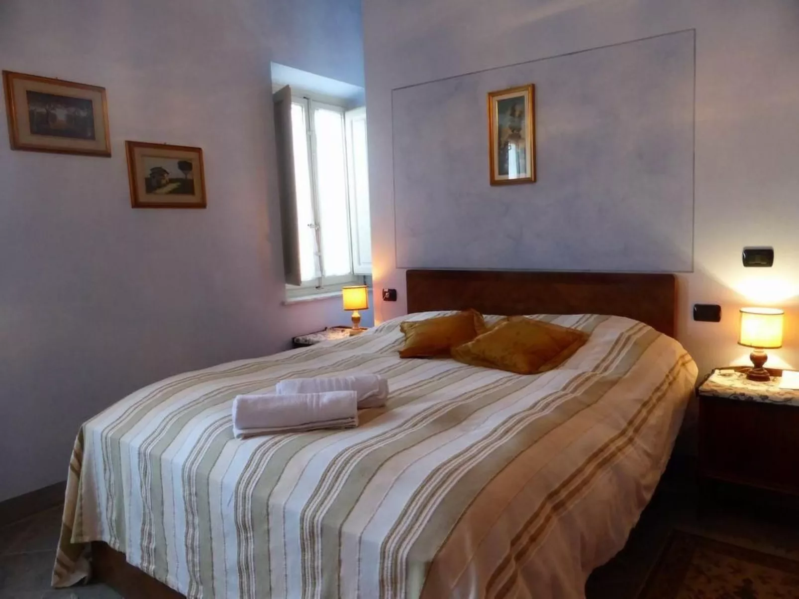 Unterkunft in einer Villa, Schwimmbad und großer Garten-Inside