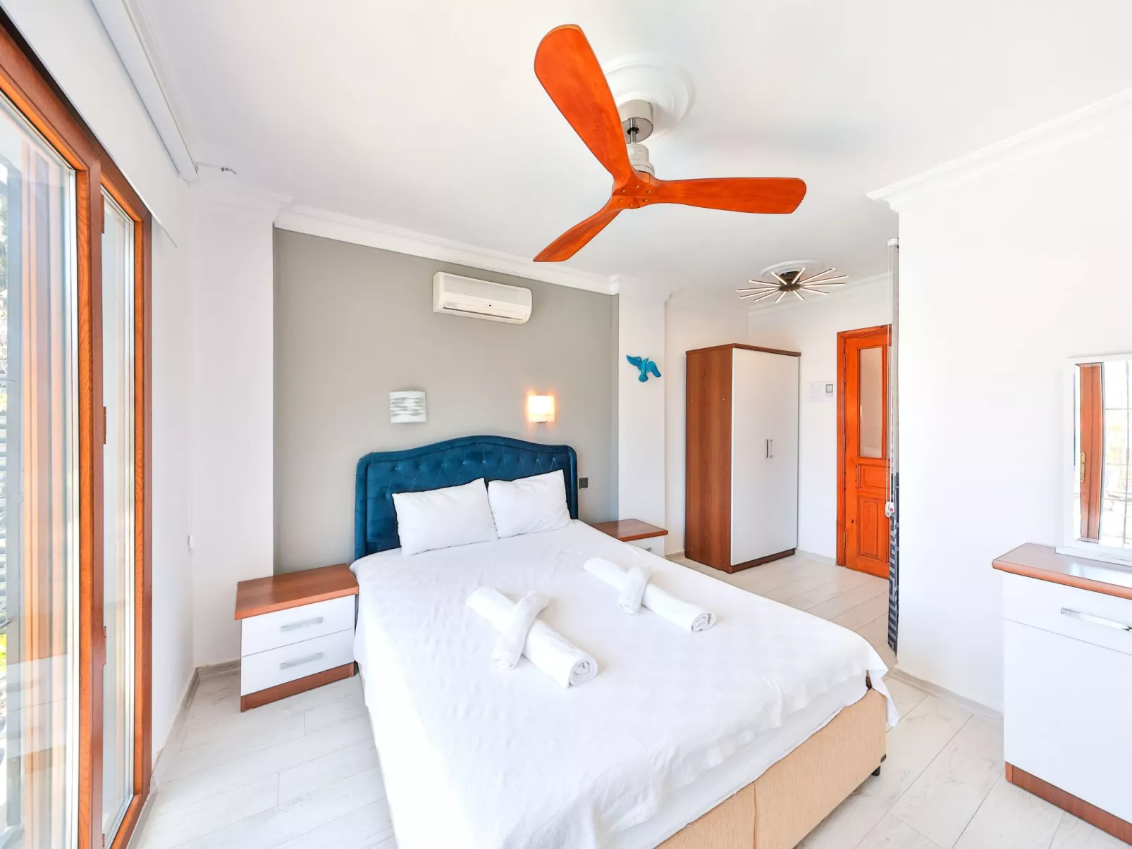 Villa mit Meerblick und privatem Pool-Image-tags.info