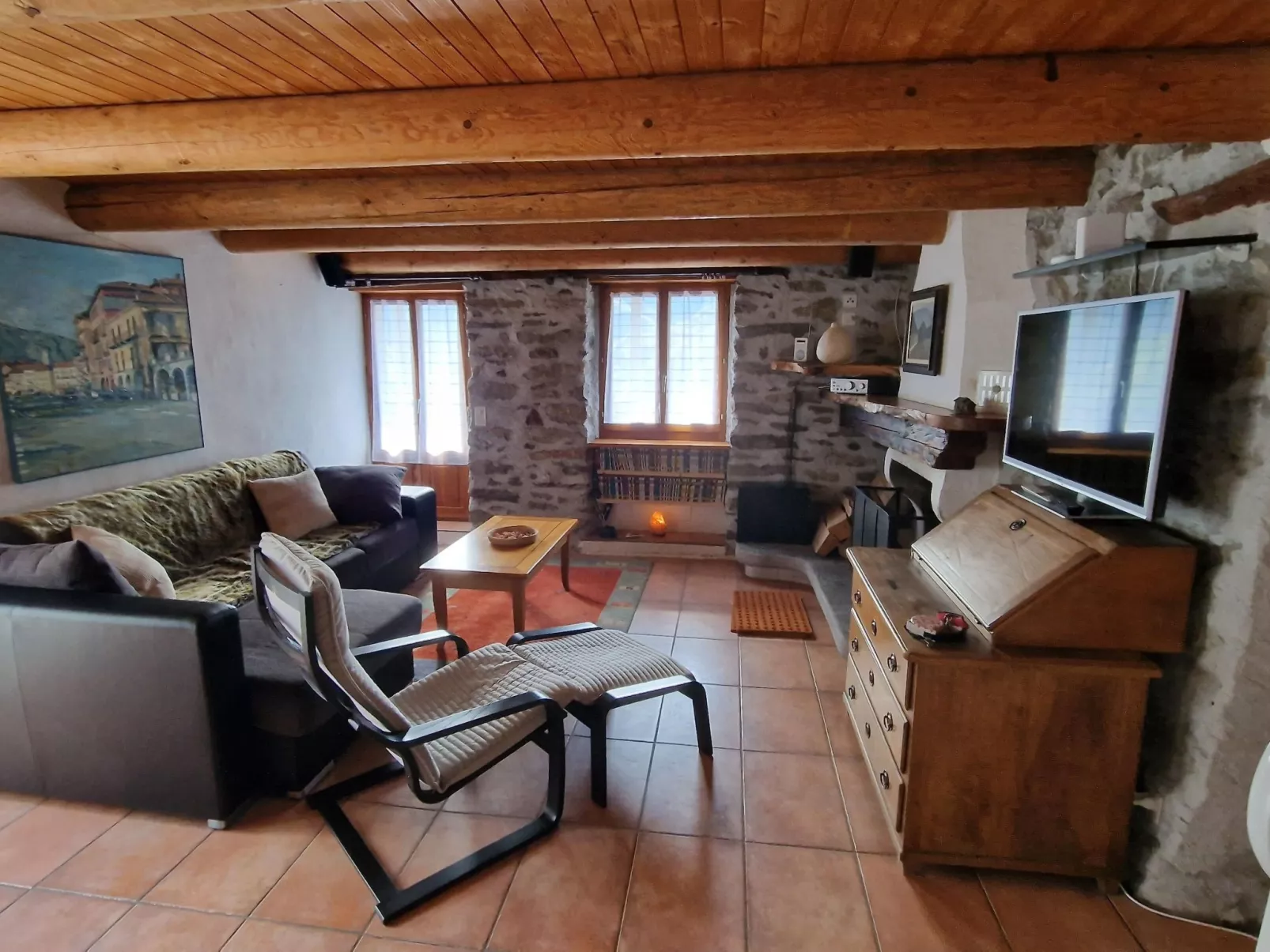 Chalet in den sonnigen Schweizer Südalpen-Drinnen