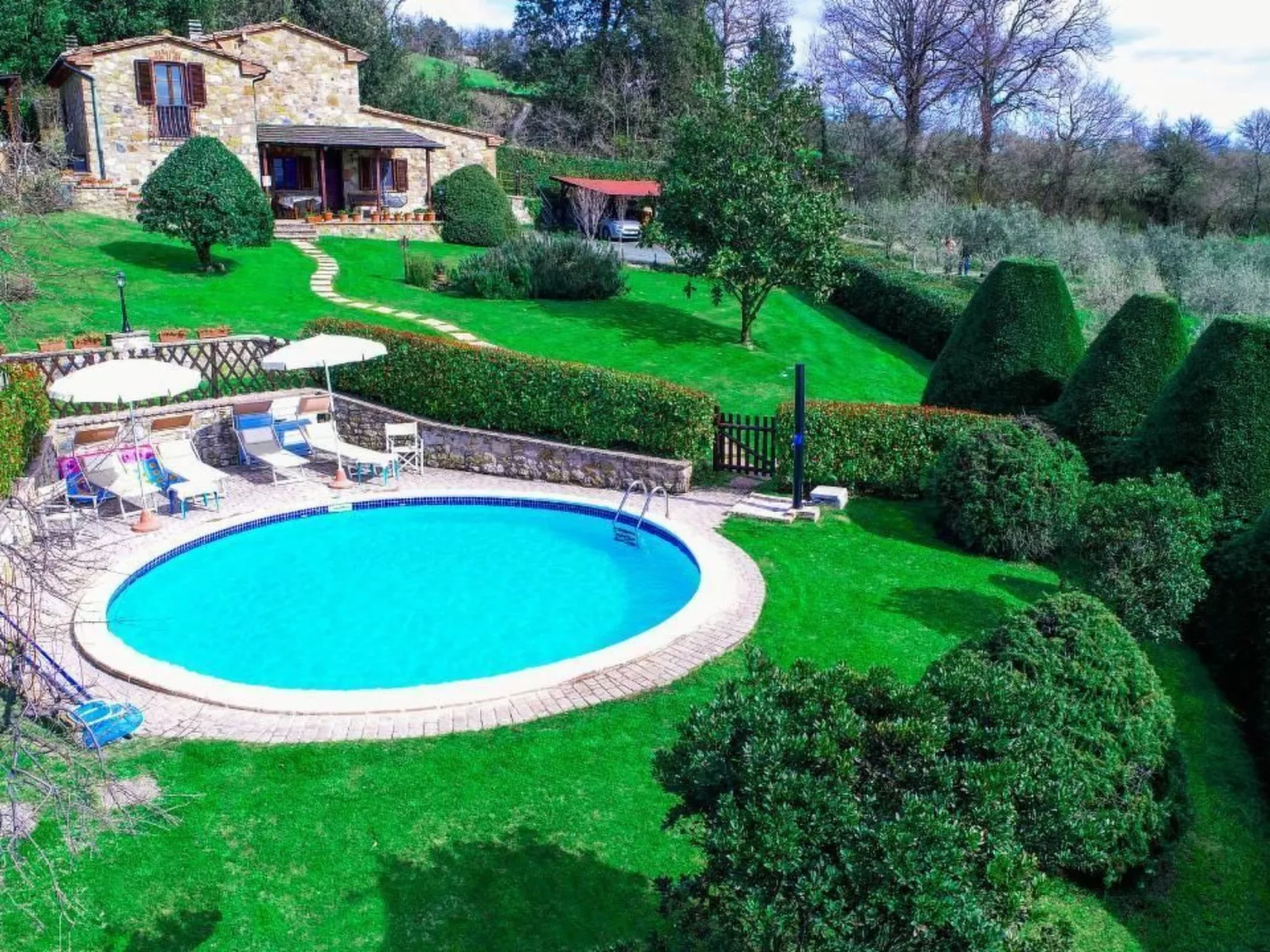 Anwesen "Toskanische Villa" mit privatem Pool-Draußen