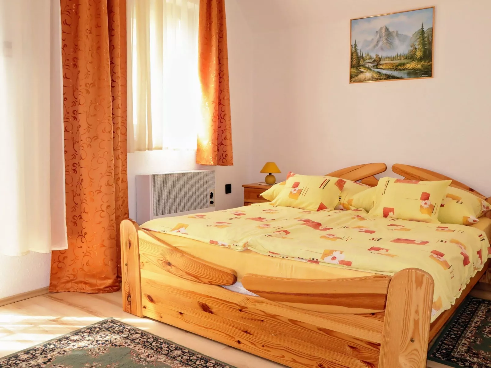 Stimmungsvolle Ferienwohnung mit großem Garten-Dedans