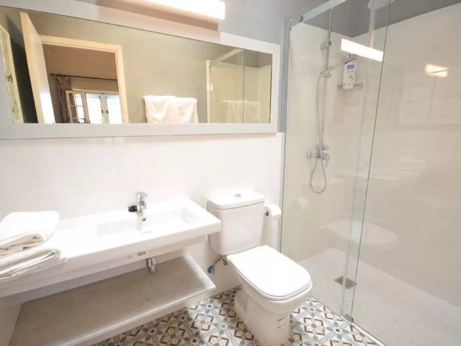 MADROÑAL. M08GC-Inside