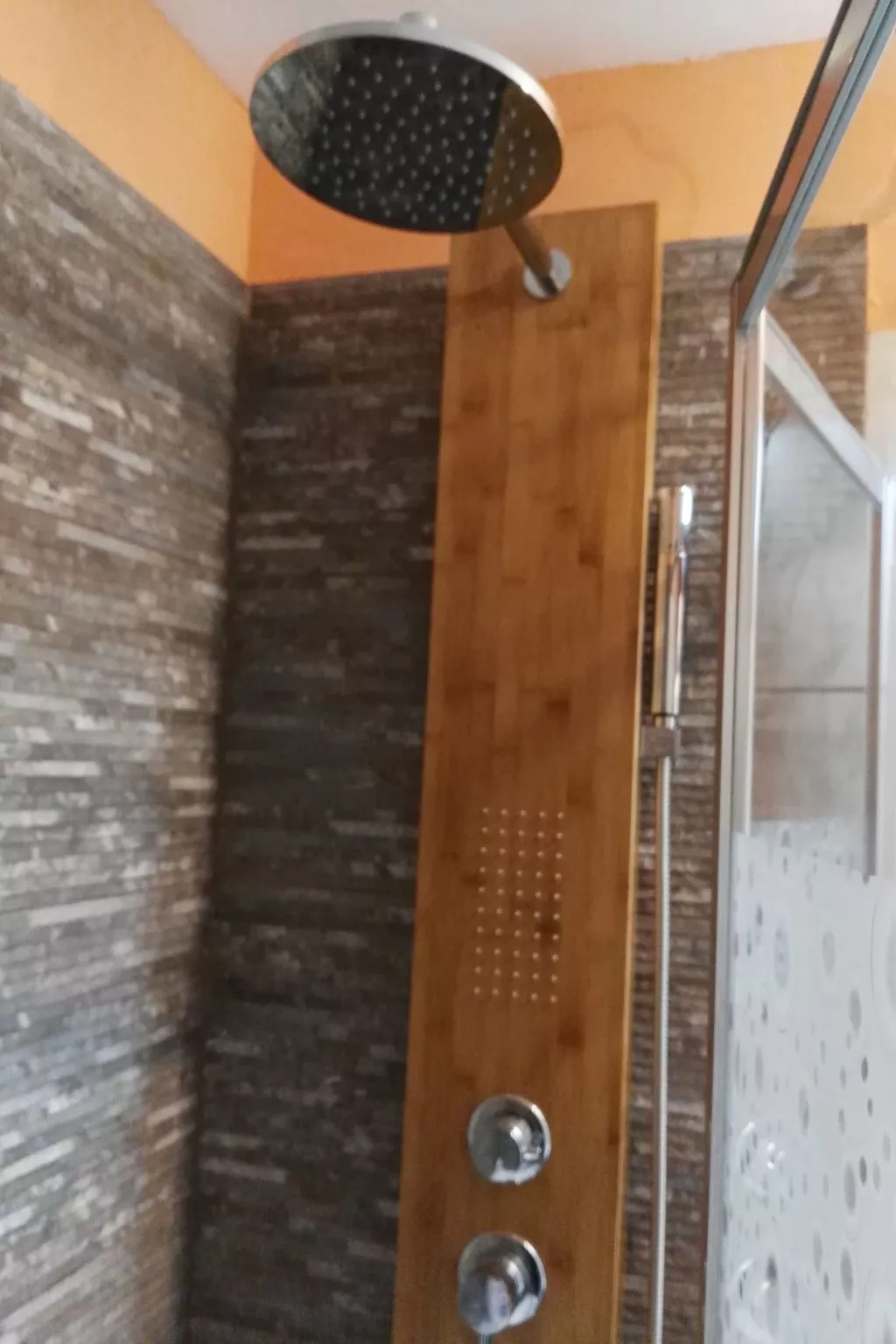 Appartement mit Balkon in einem Komplex mit Gemeinschaftspool am Meer-Drinnen