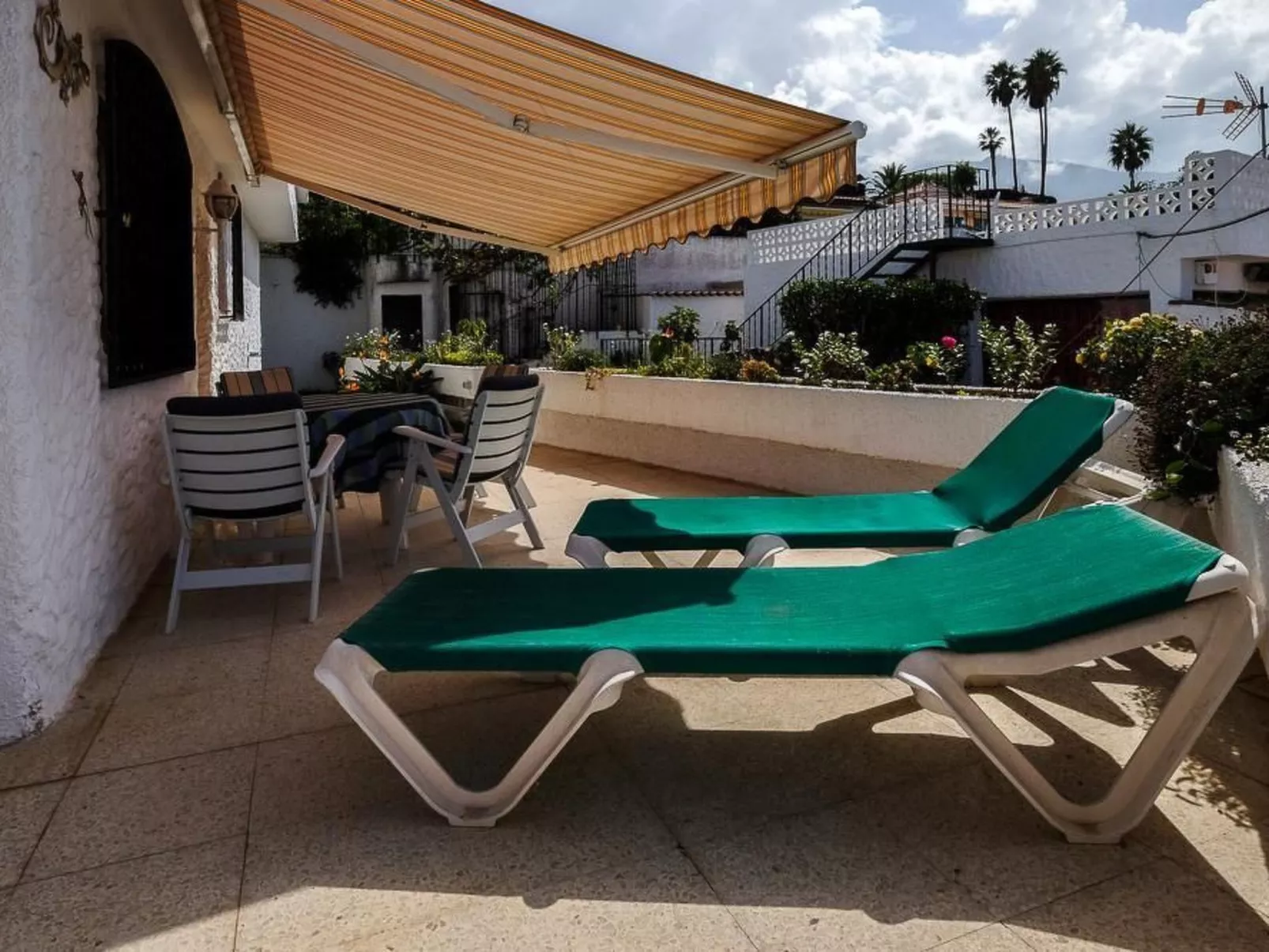 Strandnahes Haus mit Terrasse zum Sonnenuntergang - Outside