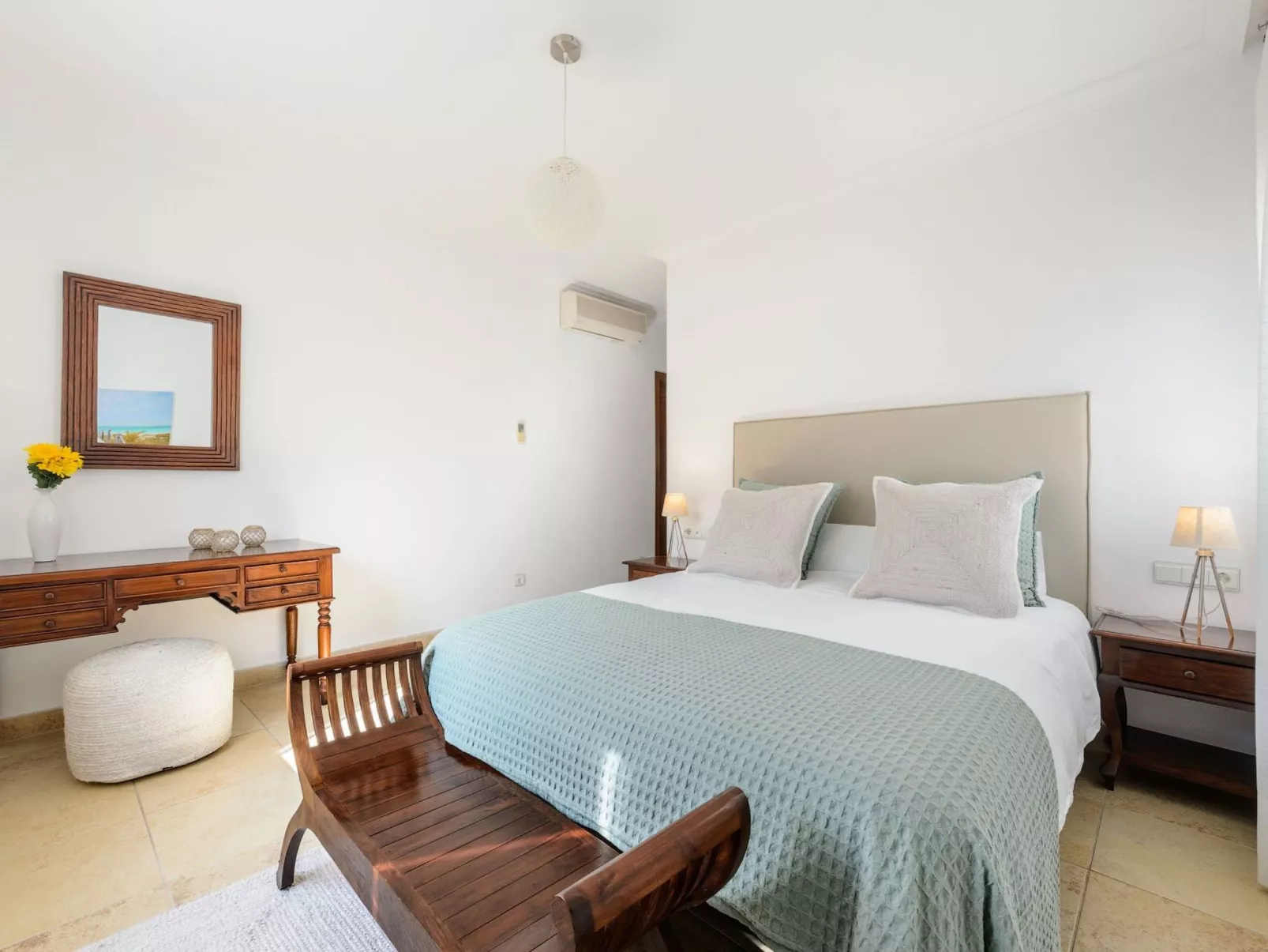 Schöne Villa Belvedere mit 4 Schlafzimmern, 3 Bädern, beheiztem Pool, zwei Whir-Image-tags.info