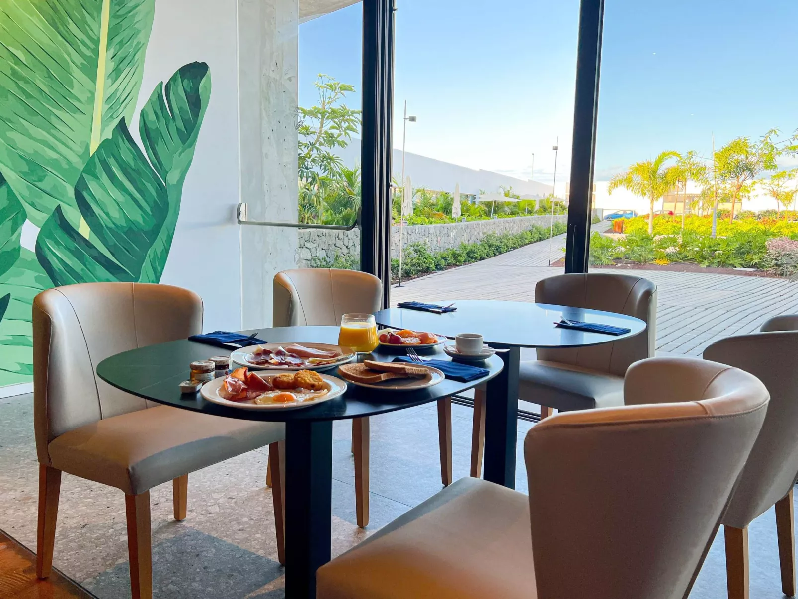 Villa mit Wasserblick-Outside