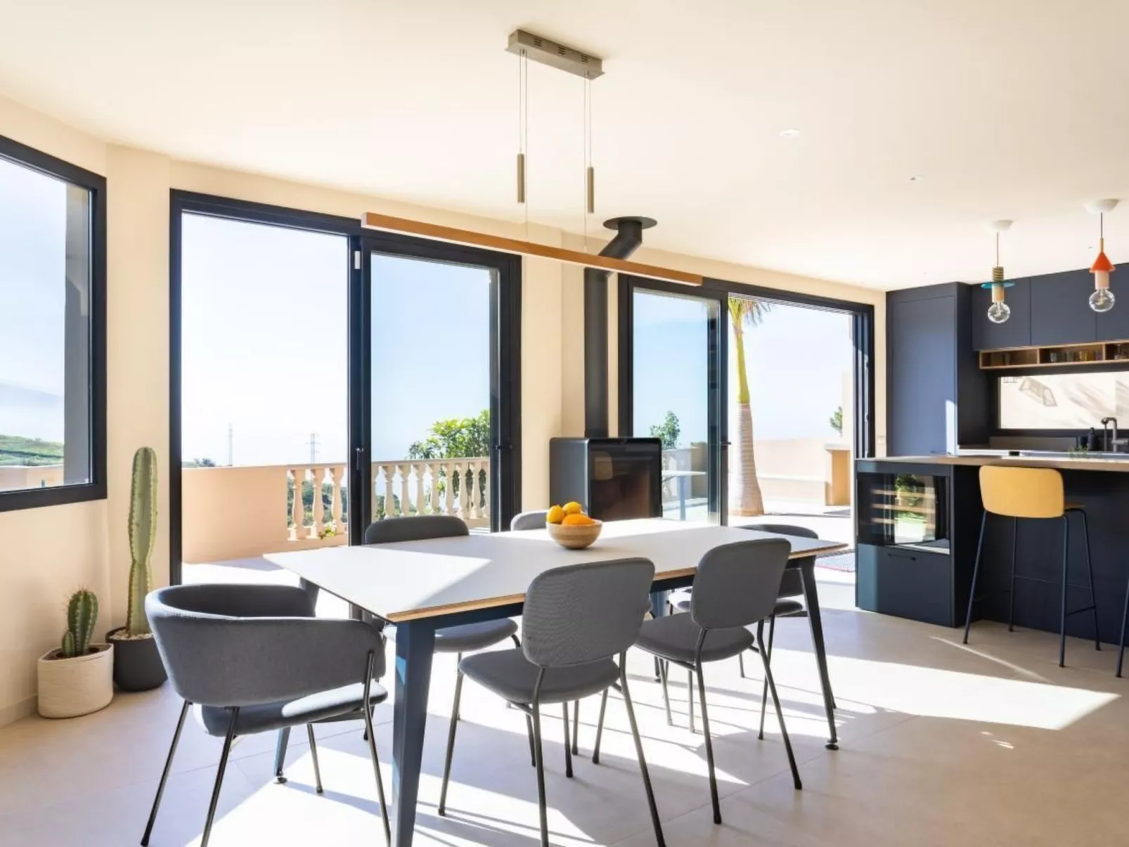 'Chic Escape Villa': Design mit Meerblick-Drinnen