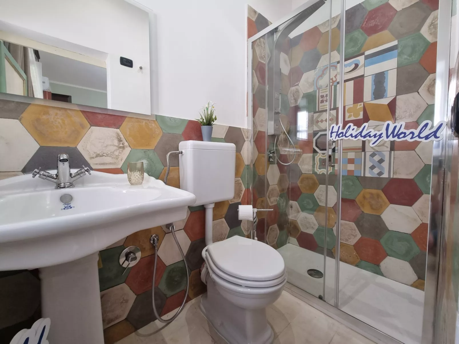 Donna Emma von Holiday World-Inside