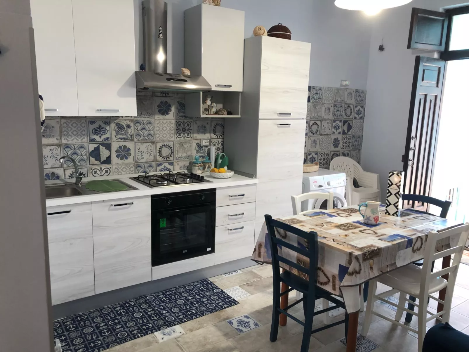 Mit Wasserblick-Drinnen