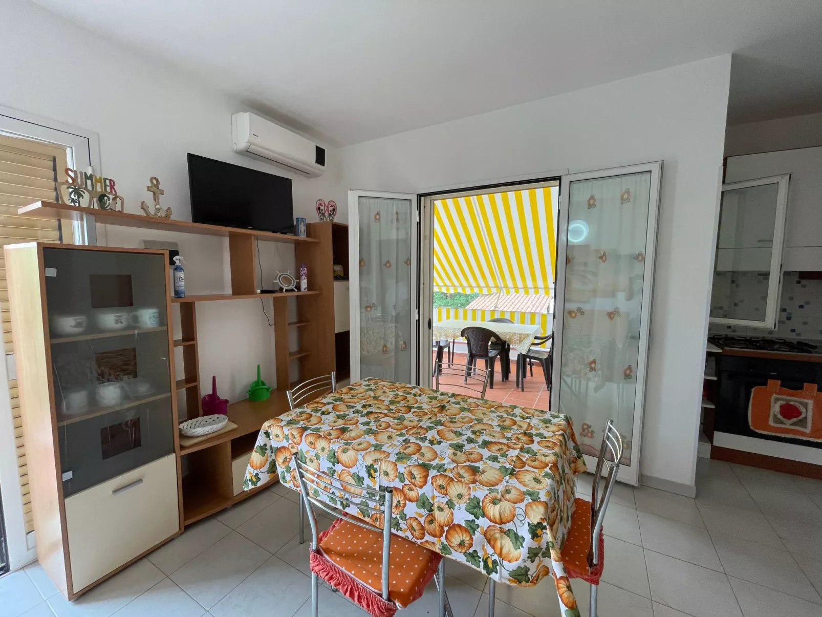 Wohnung "Kastalia4" mit Pool - Drinnen