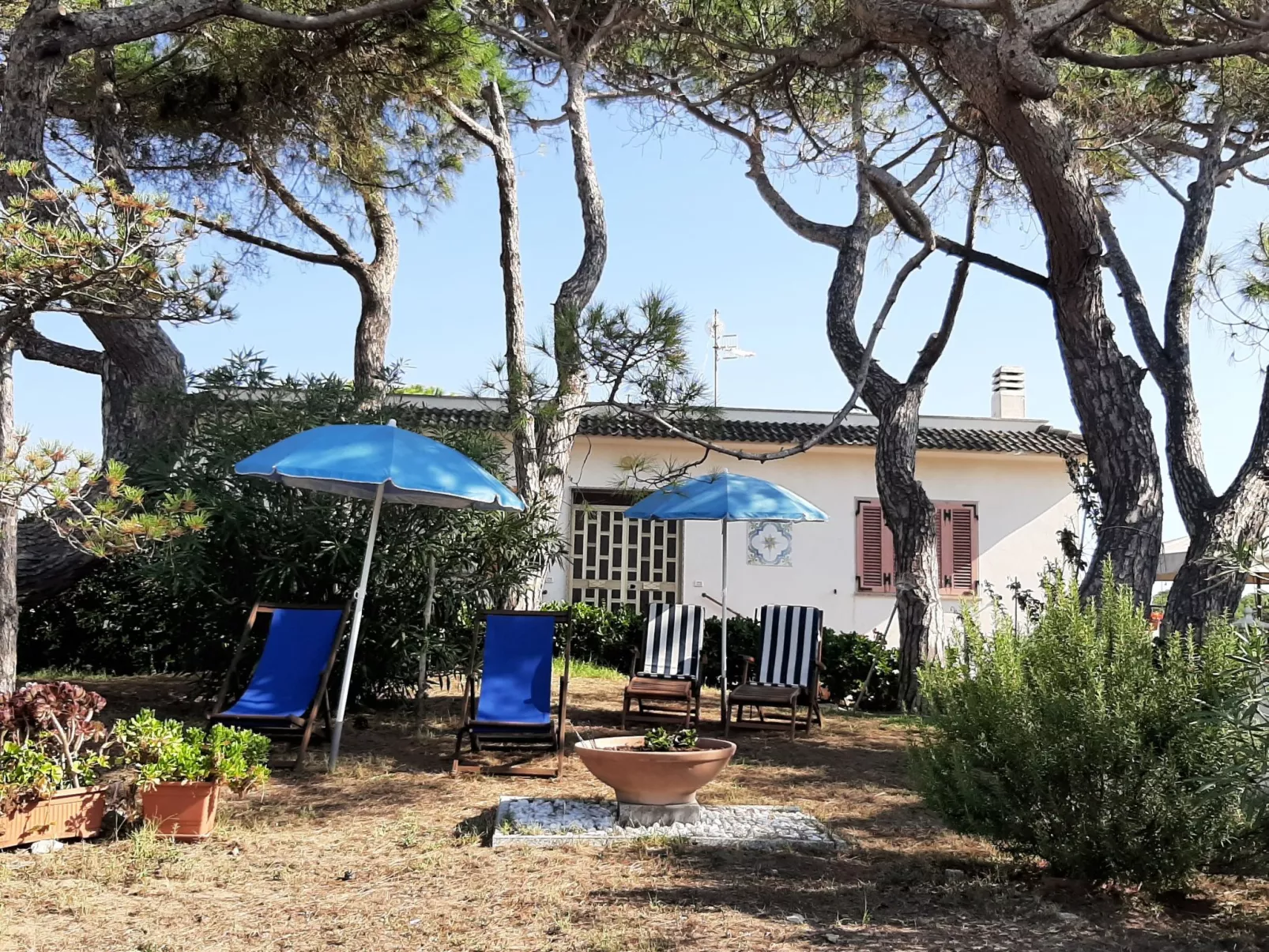 60 qm im Golf von Gaeta-Outside